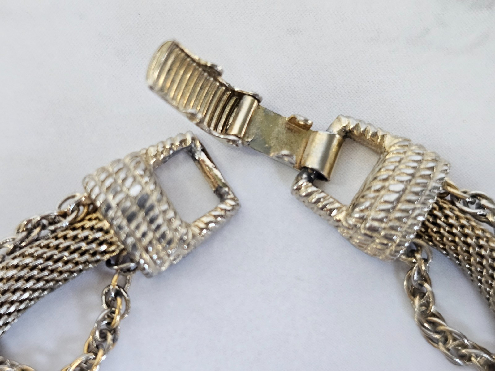 Vintage Signed GOLDETTE Gold Tone Mesh Chain Bracelet Faux Pearl Flowers 7″