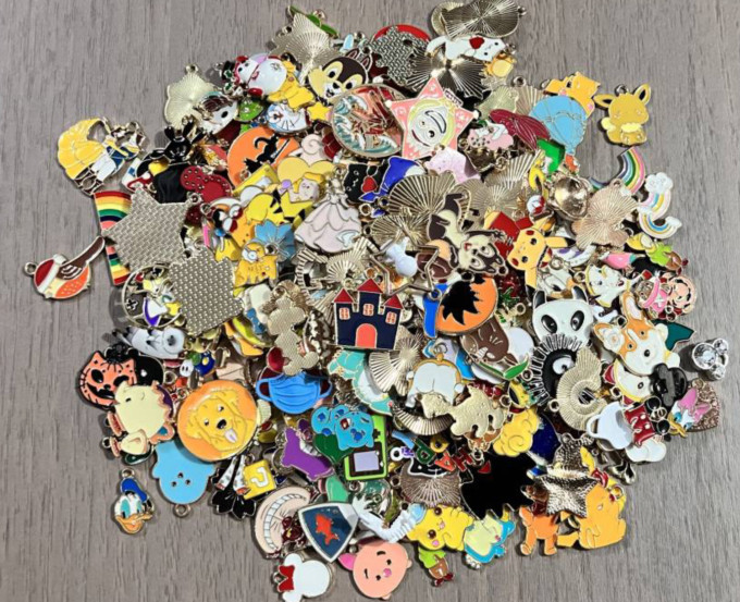 lot 100Pcs cartoon anime mix Charm bracelet necklace Pendants DIY Jewelry Making