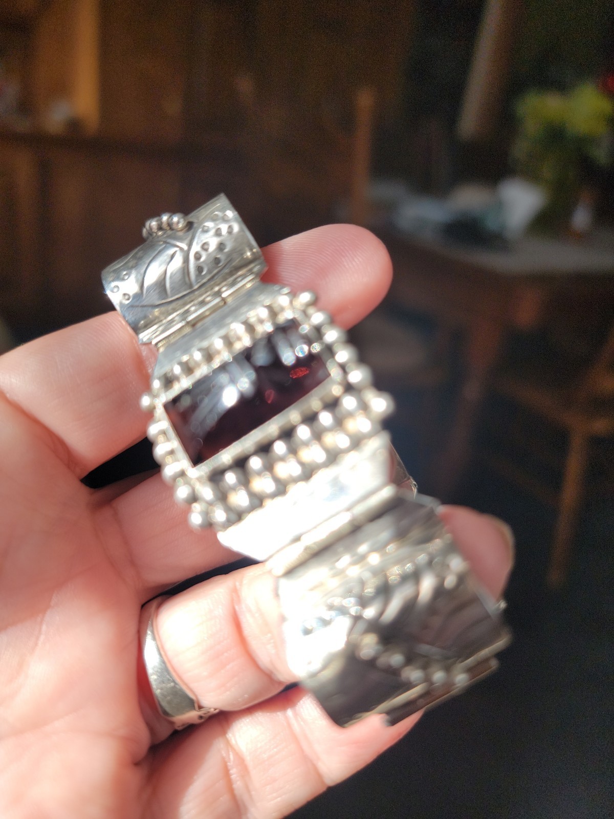Vtg 9.25 Silver Hinged Taxco Mexico Braclet Aztec/Mayan Mahagony Obsidian