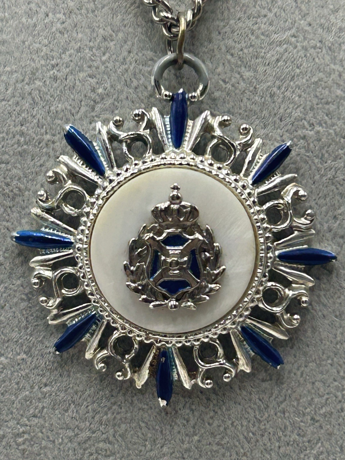 Vintage Queen Elizabeth Crown Jewels Cobalt Blue Coat Of Arms Necklace 16”