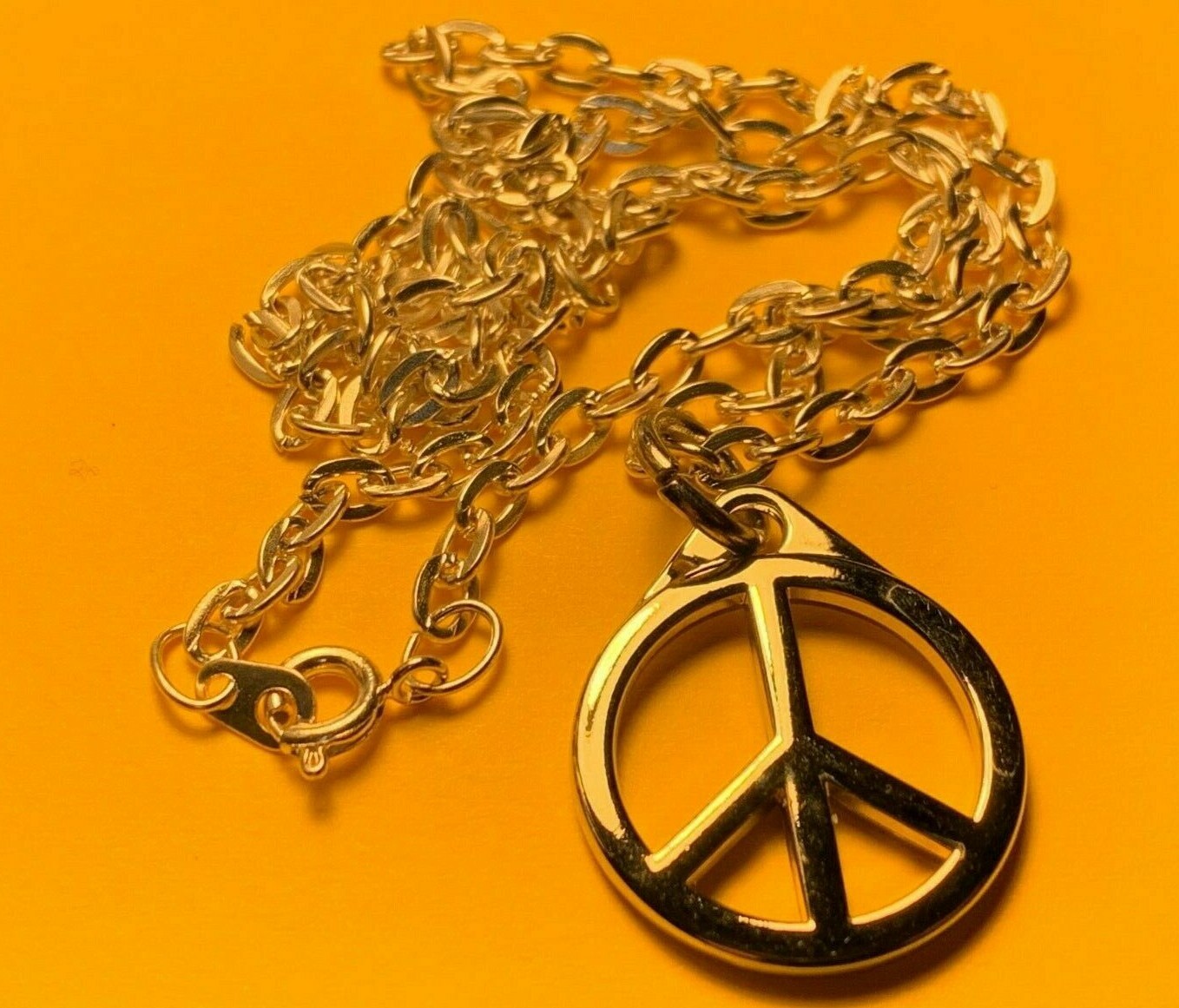 PEACE SIGN VINTAGE 1970’s HIPPIE LOVE METAL 18″ SILVER COLORED NECKLACE NOS N/M