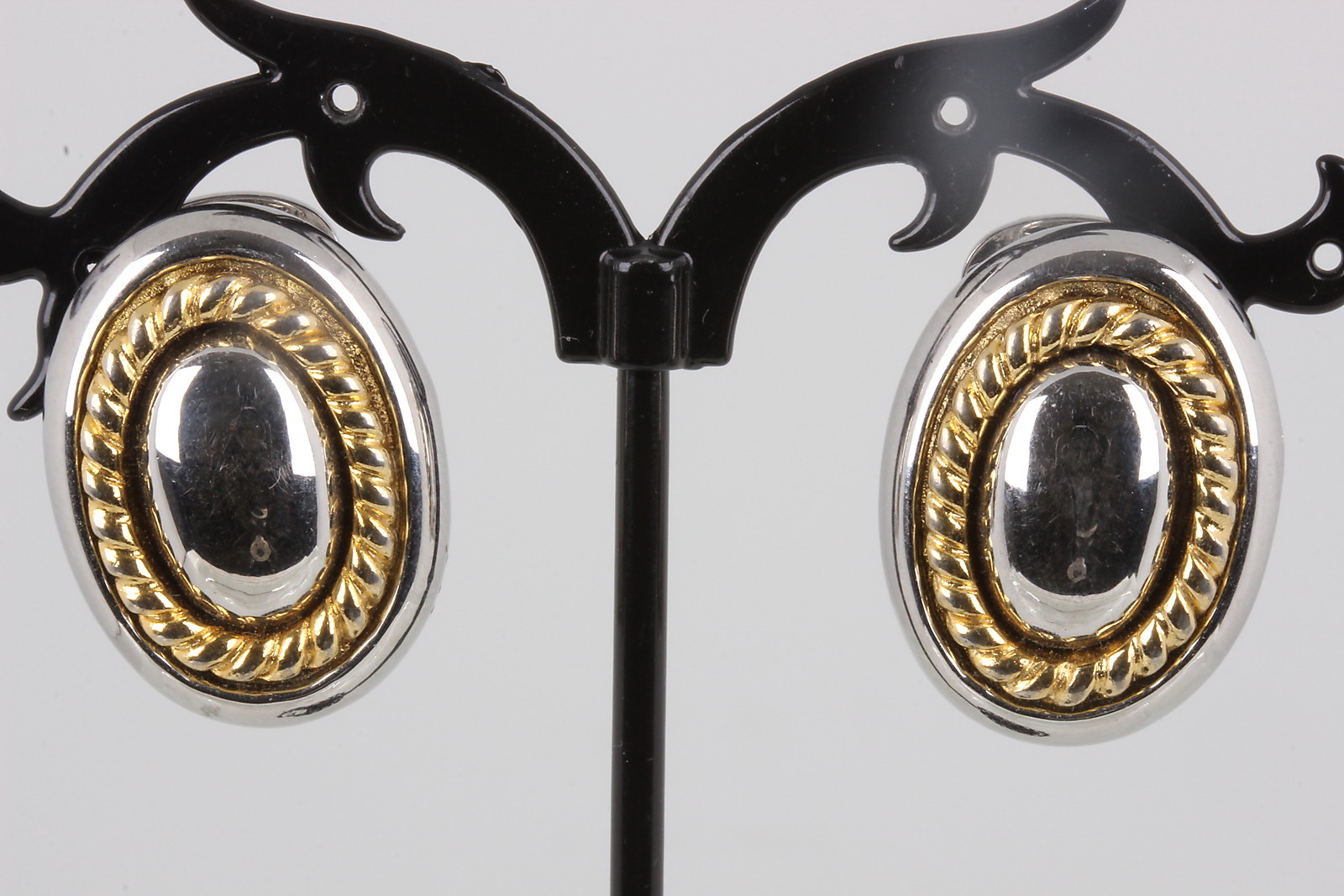 TWO TONE BRAIDED ROPE GOLDTONE CLIP ON EARRINGS FASHION 8755