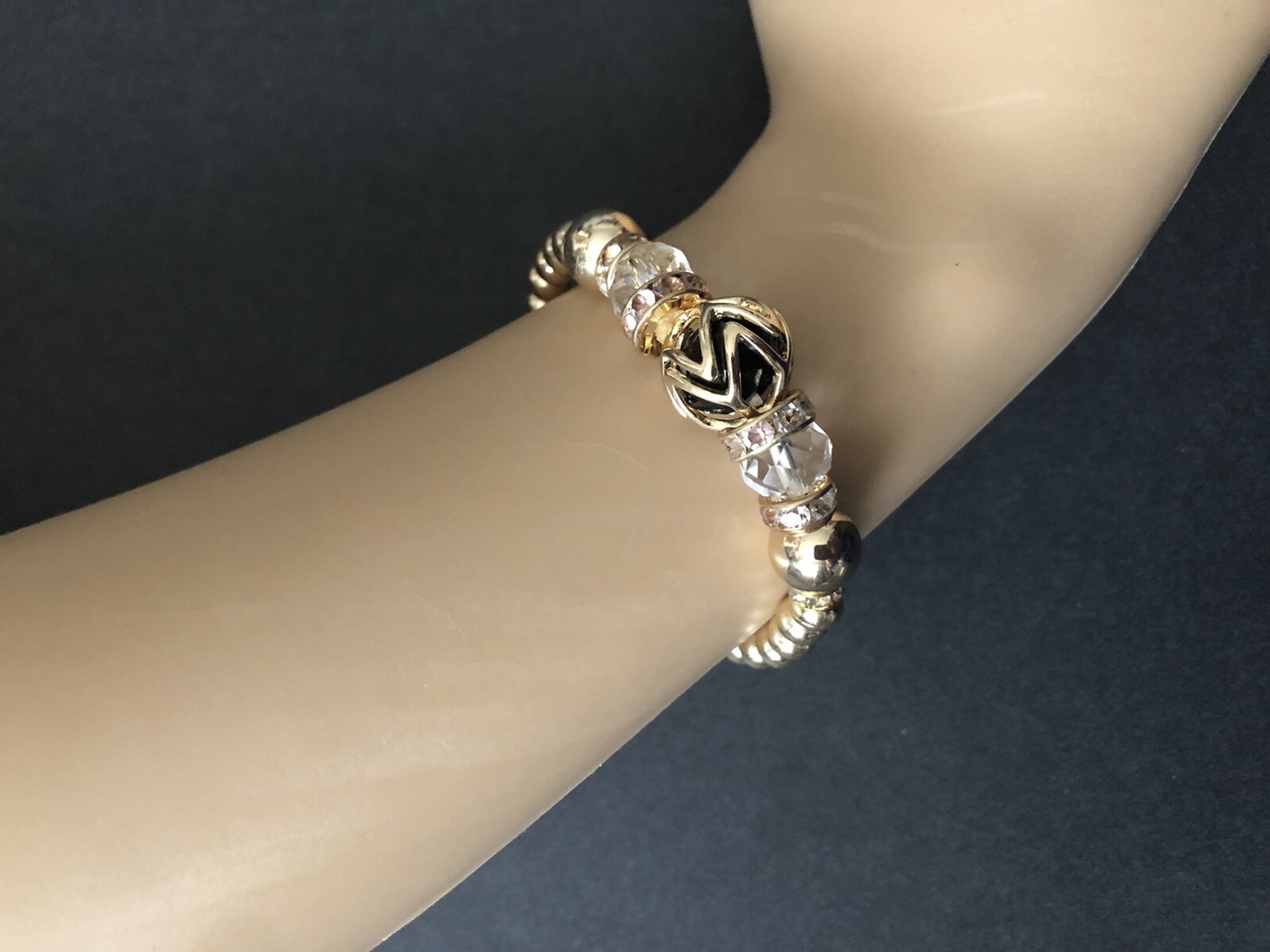 Contemporary Beaded Stretch Bracelet Fashion Costume Jewelry 6059 GO2.4D23