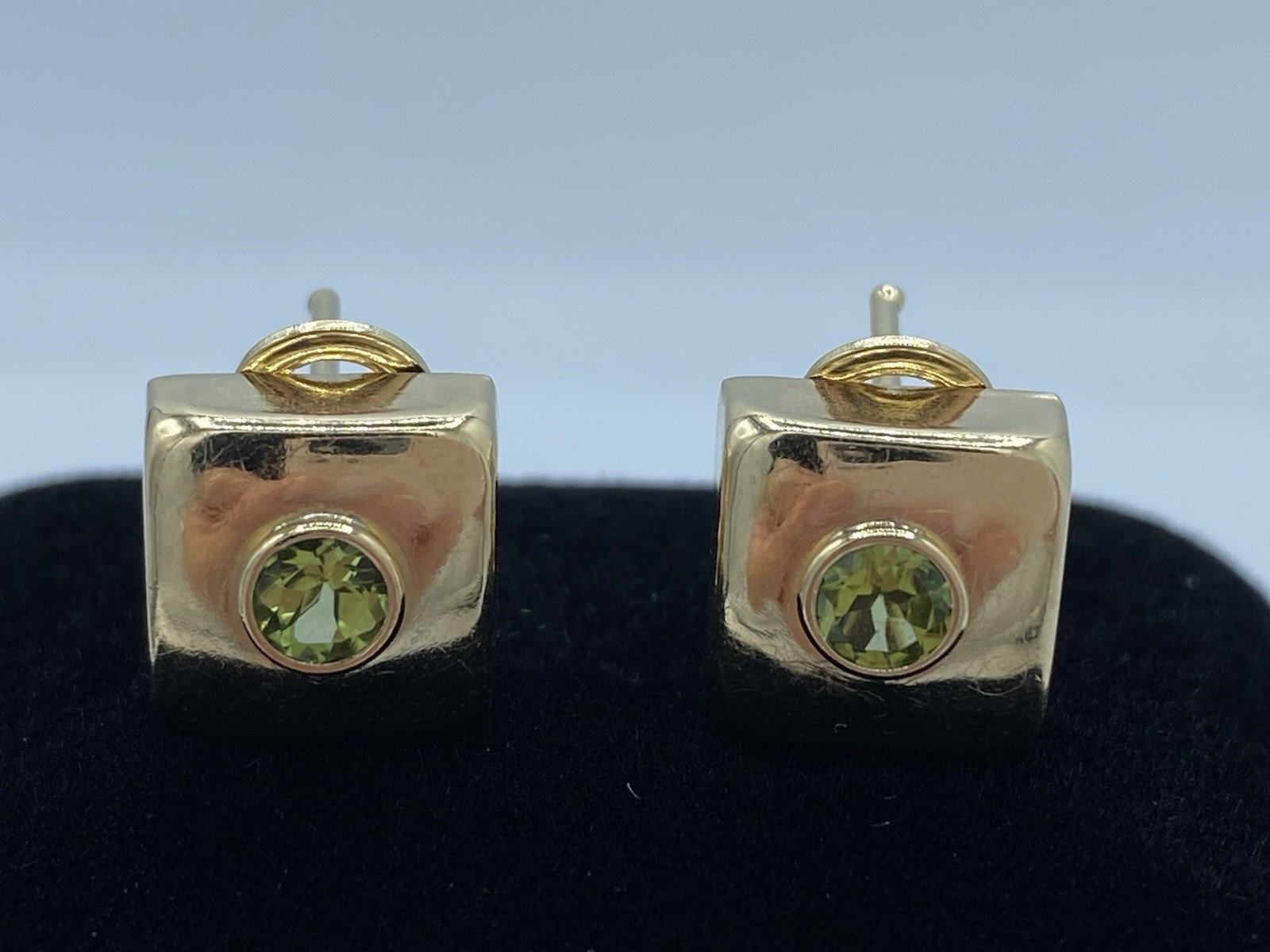 14K Yellow Gold Peridot Modernist Square Earrings 2.4 Grams