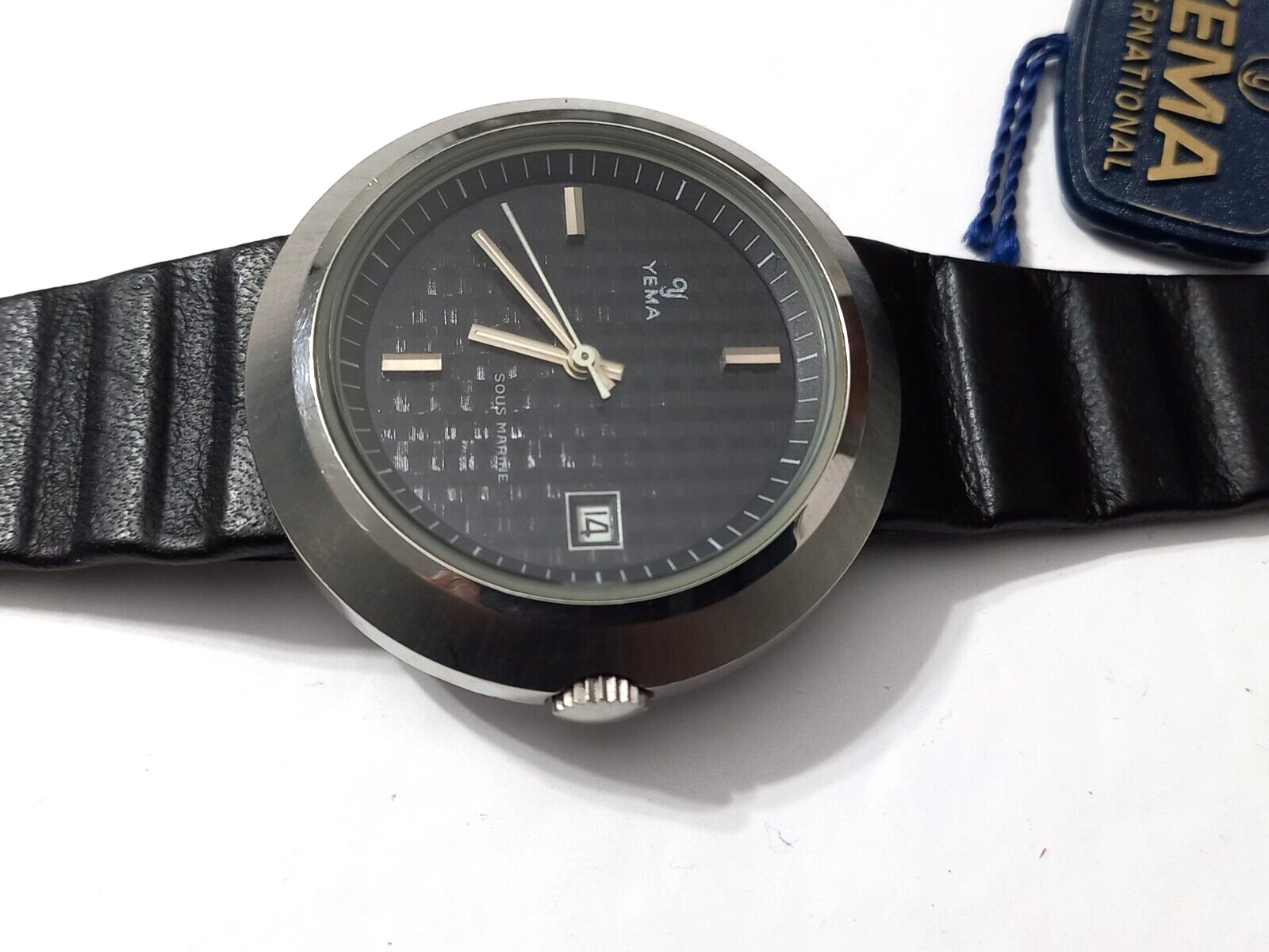 NOS 40MM 1970’S STEEL YEMA SOUS MARINE ” UFO ” AUTOMATIC DATE -RARE BLACK DIAL