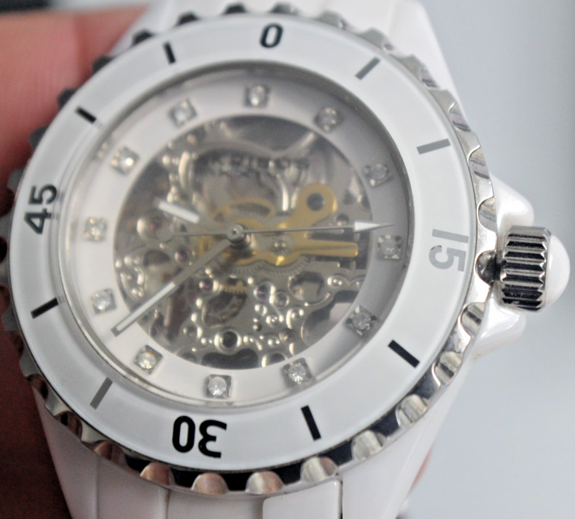 Exquisite AKRIBOS XXIV White Ceramic Automatic Women Watch AK508WT