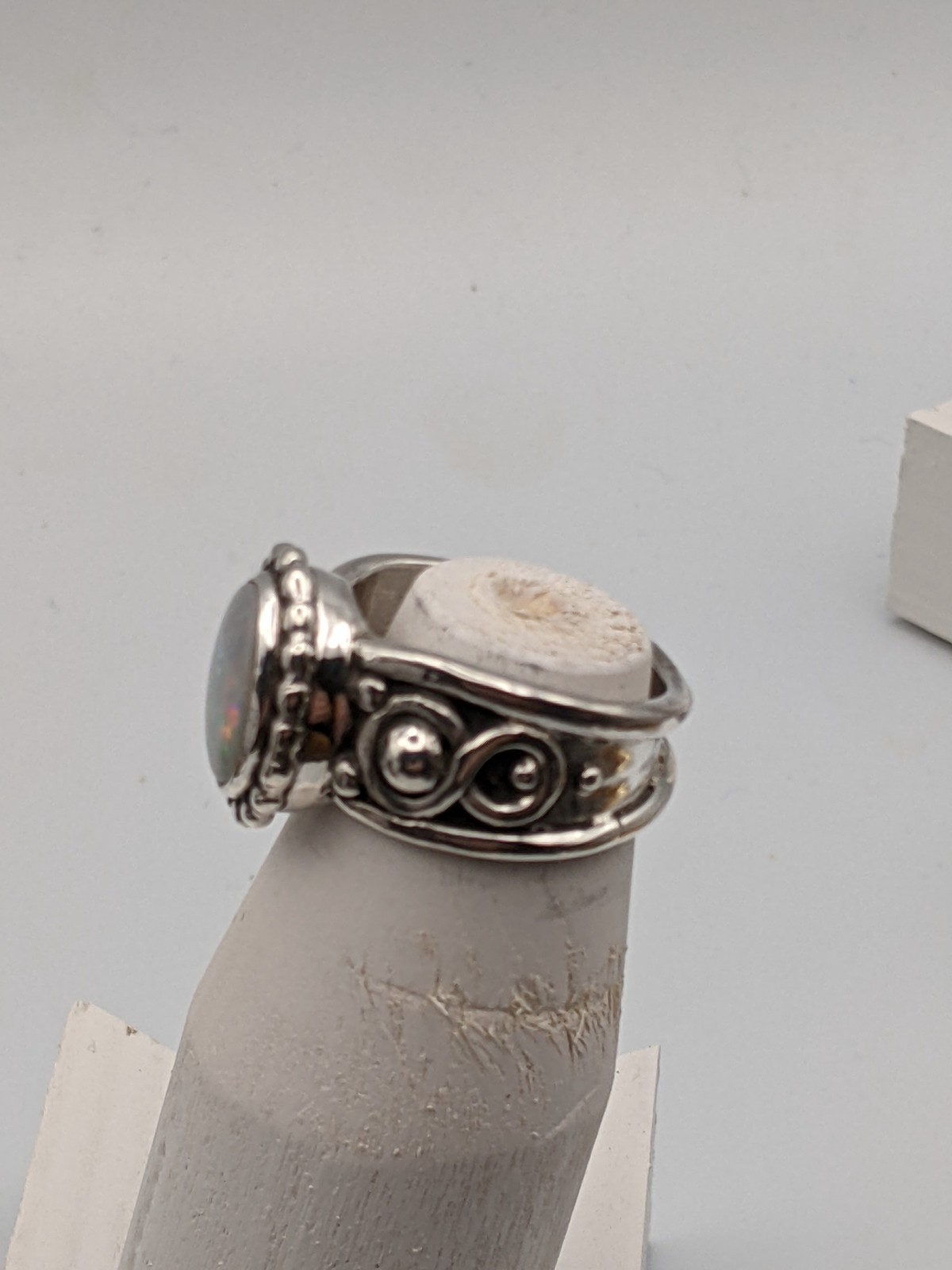 Sterling Silver Ring with Natural Australian coober pedy Opal Size 7 1/2