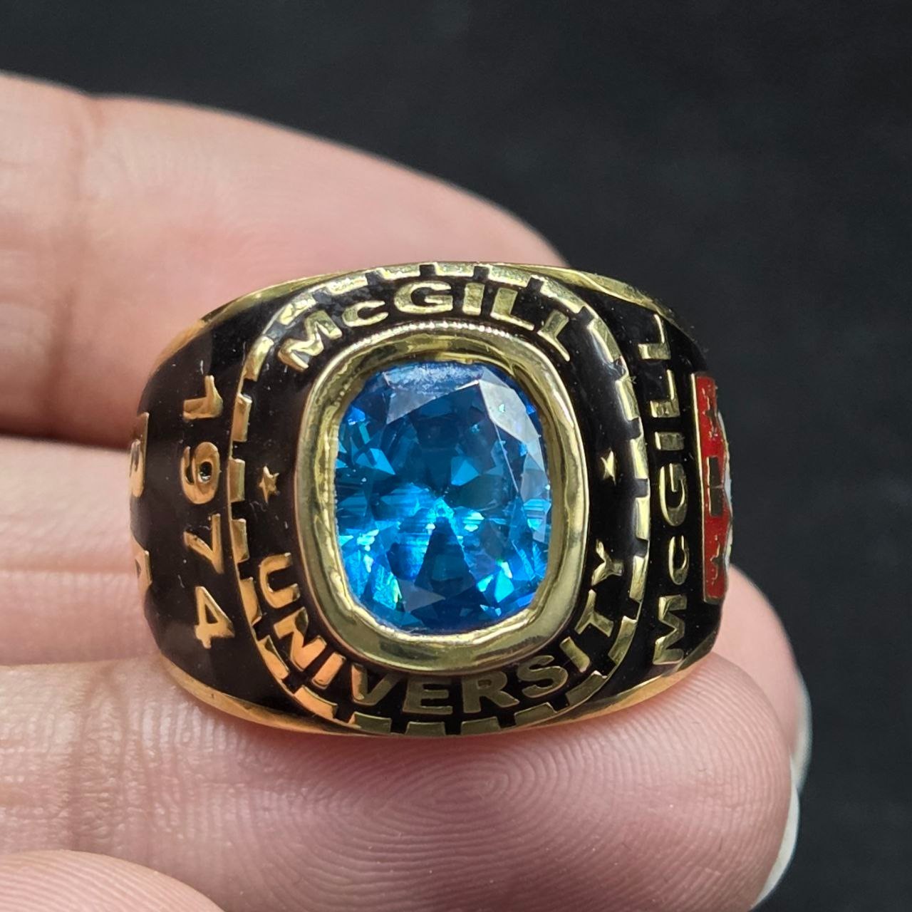 McGill University 1974 Class Ring Blue Stone Gold Plated Graduation College Gift