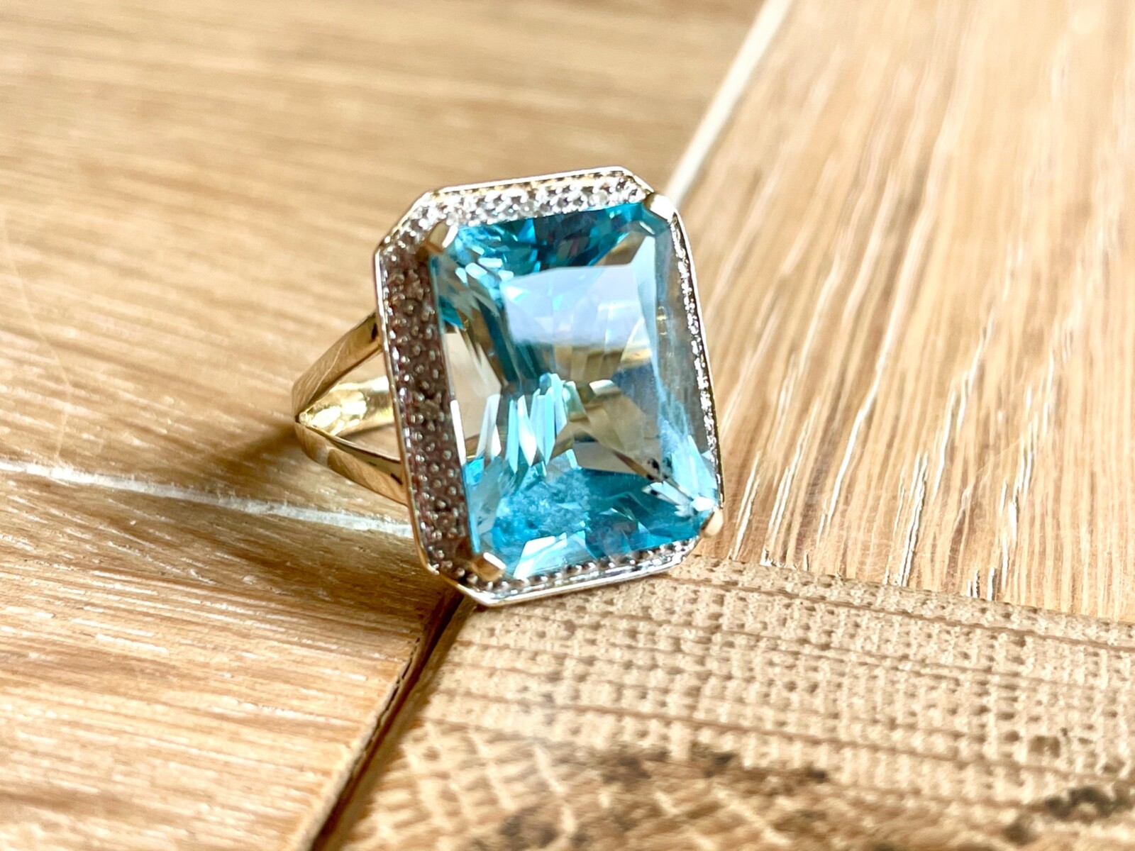 RING with natural DIAMONDS & BLUE TOPAZ 585 / 14K GOLD