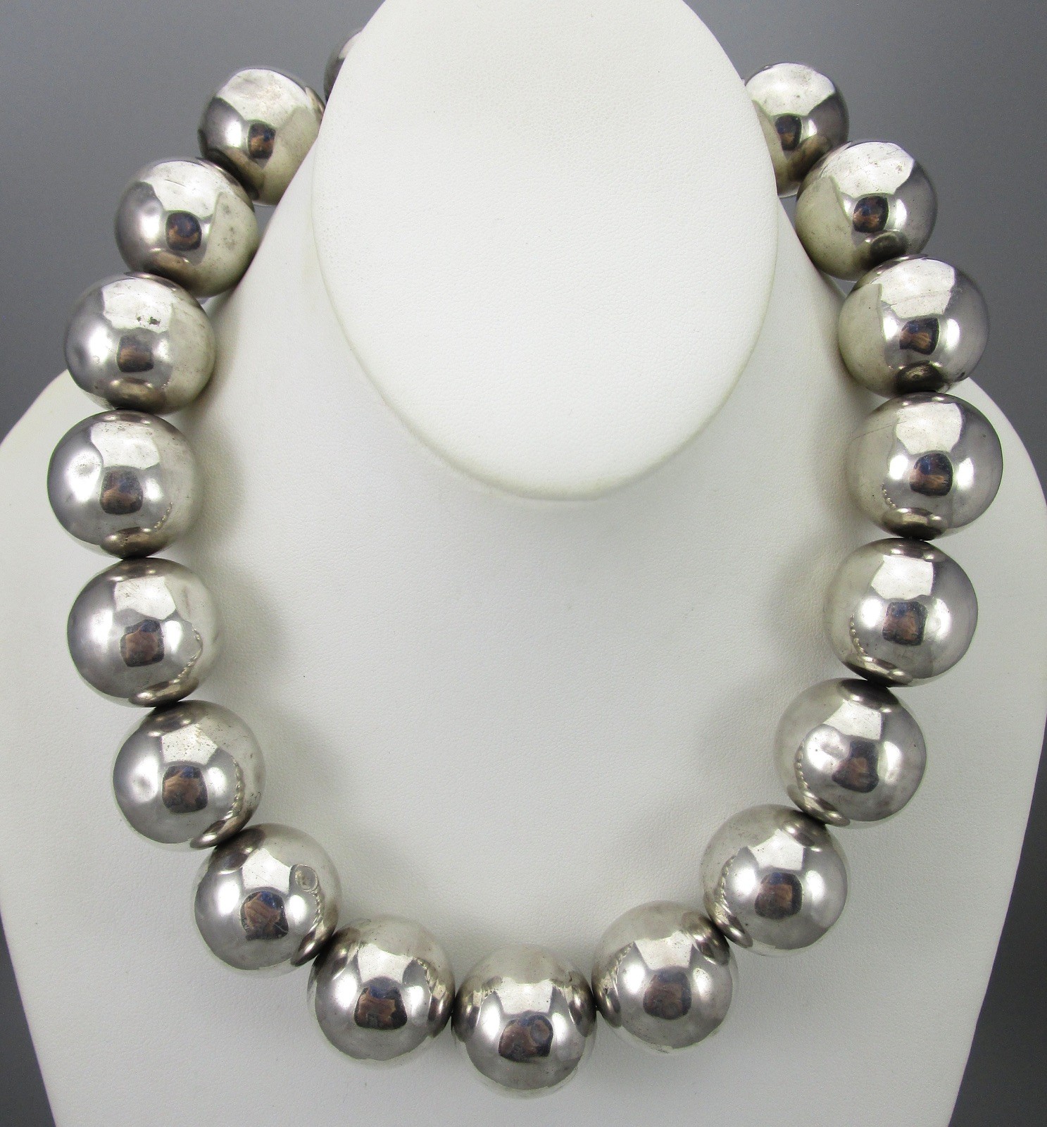 AMAZING 20″ MEXICAN STERLING SILVER 25MM BEAD STATEMENT NECKLACE 108G