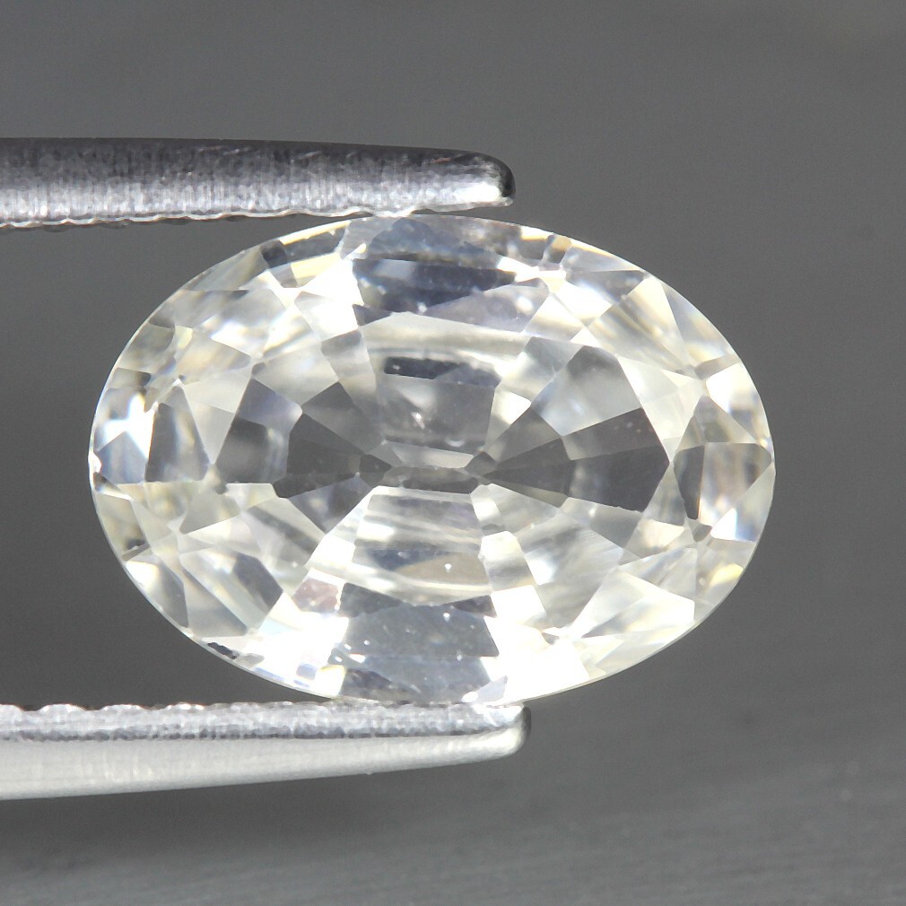 2.40 Ct 9X7 MM FANTABULOUS FIRE SPARKILNG NATURAL WHITE ZIRCON LOOSE GEMSTONE