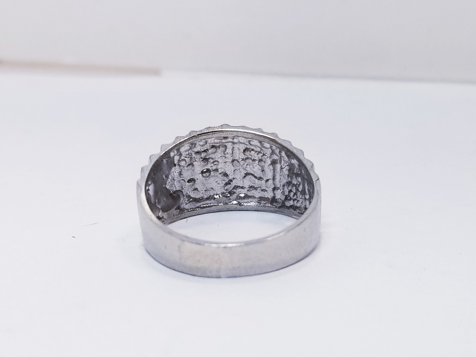 Genuine Sterling Silver Textured Ring Sz 7 – 3.2 Grams TW