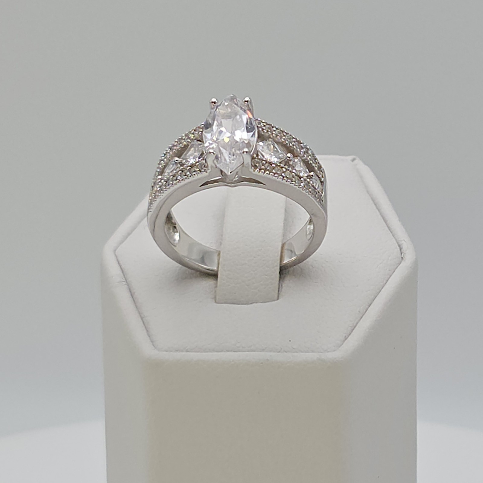 FUZION CREATIONS FZN Ring 925 Sterling Silver Marquise Cut Cubic Zirconia Size 7