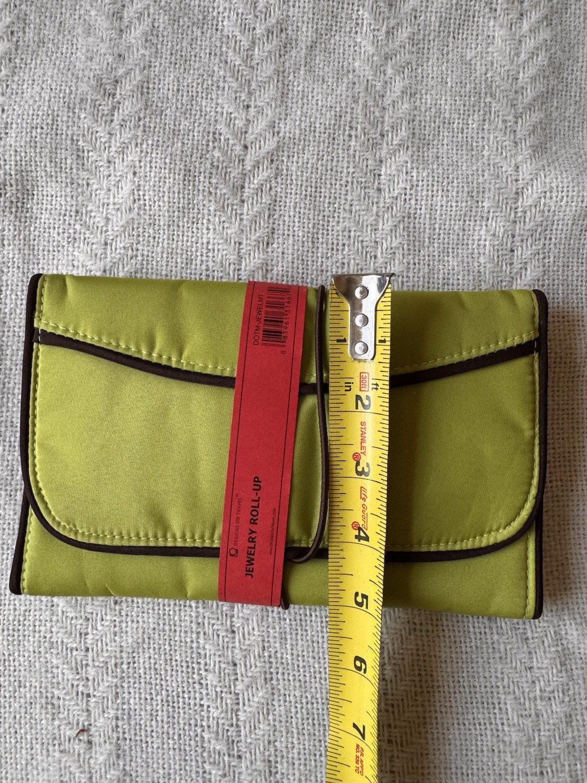 Designs On Travel Jewelry Roll Up Case NWT Apple Green