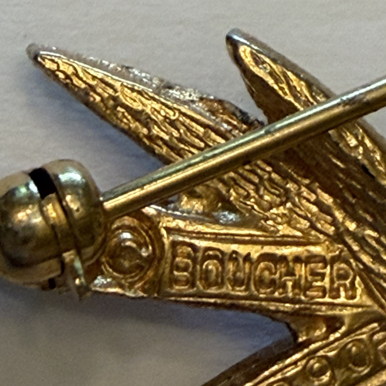 Boucher Signed Gold Tone Roadrunner Bird Brooch Pin Red Round Rhinestone Eye
