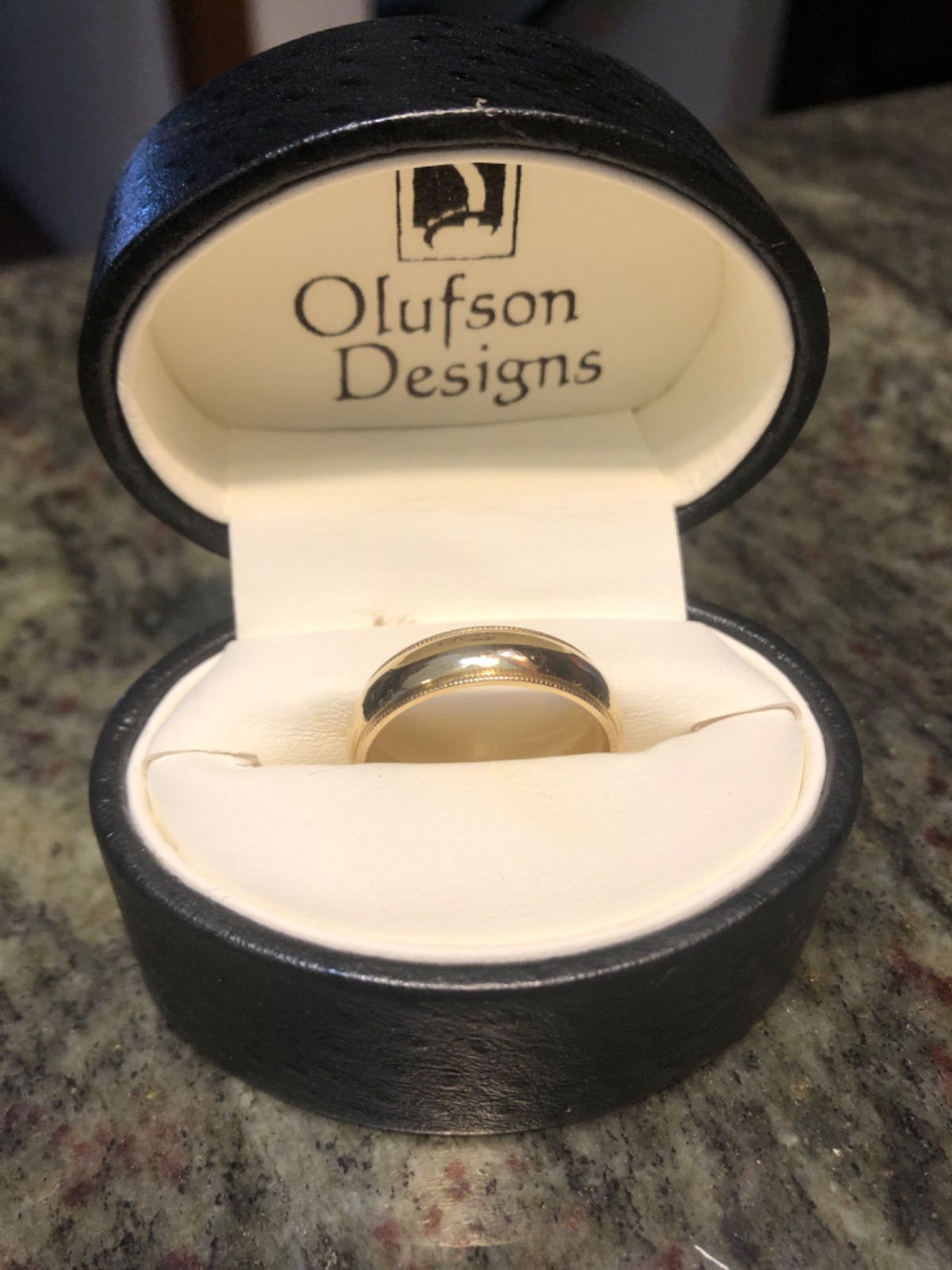 Man’s 6mm 14 K yellow gold comfort fit milgrain edge size 10.25