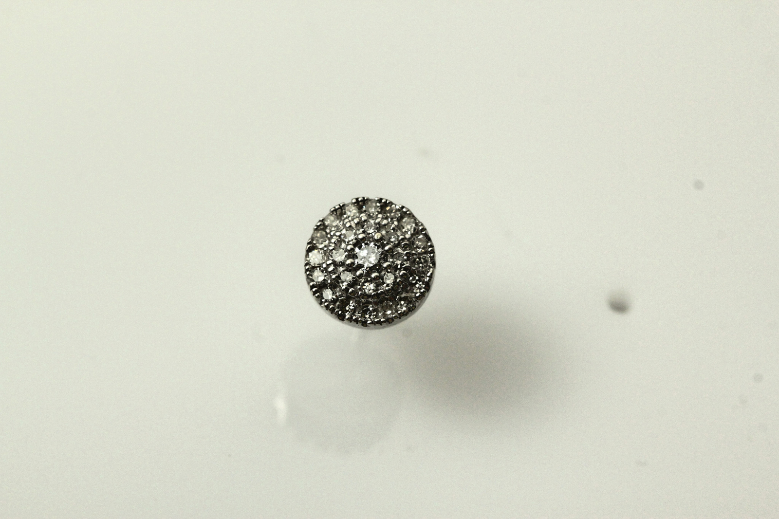 10K White Gold Single Stud Earring with Cubic Zirconia Chips 0.7grams (EAR3372)
