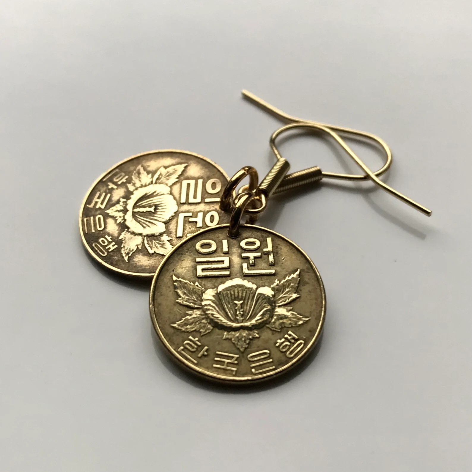 1967 South Korea 1 Won coin earrings Rose of Sharon Mugunghwa Seoul Busan 000041