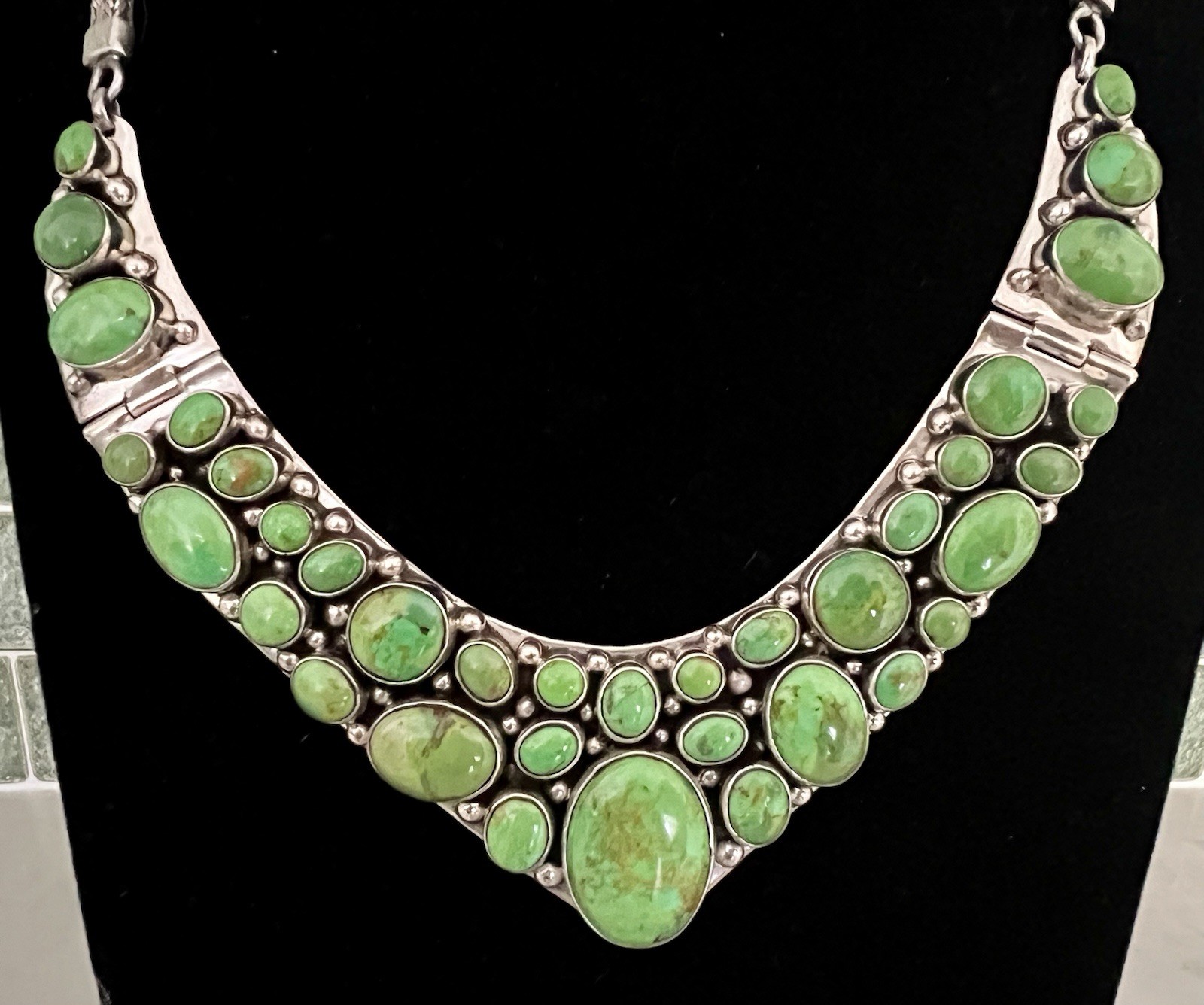 SOUTHWEST STYLE LIME GREEN TURQUOISE STERLING SILVER ARTISAN BIB COLLAR NECKLACE