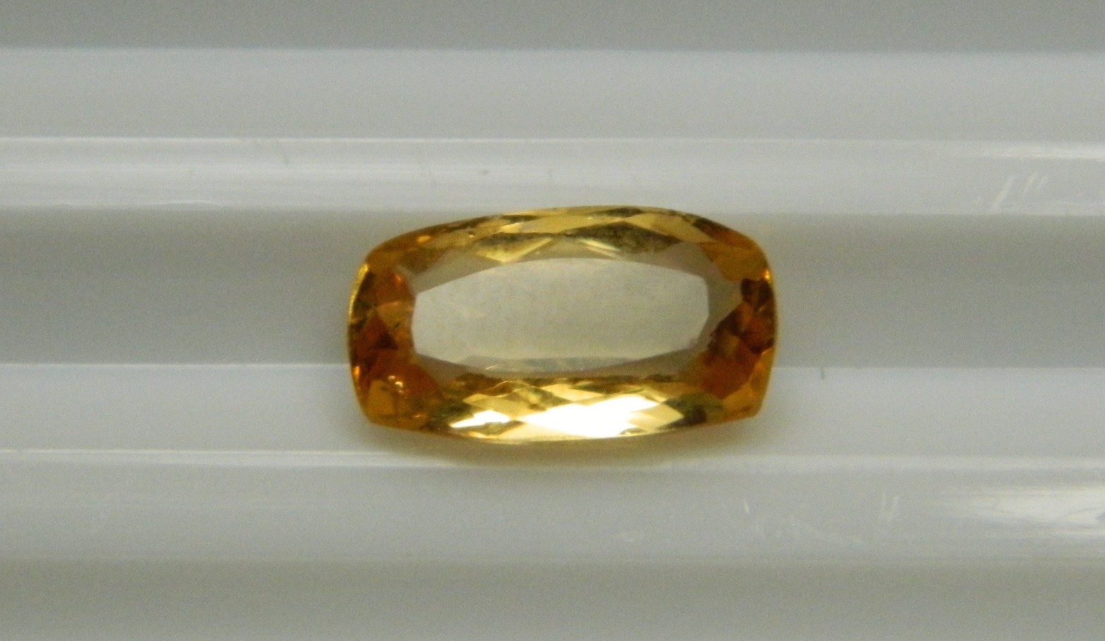 Imperial Topaz 2.59 Ct Clarity VS Cushion Cut Natural Golden Brazil I024