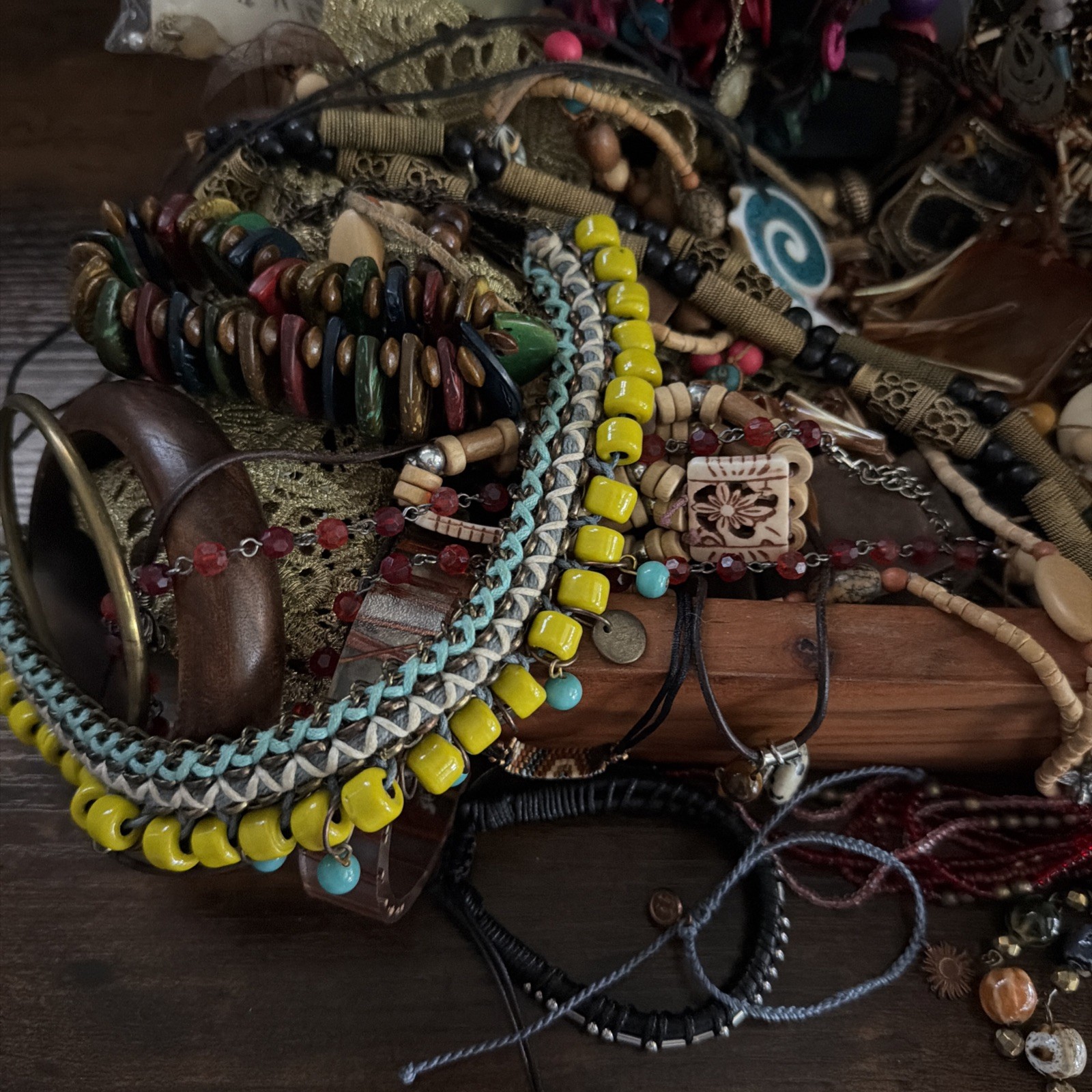 5+ lbs Bulk Jewelry Necklace Bracelet Earrings Pendants Etc-all Wearable Boho J9