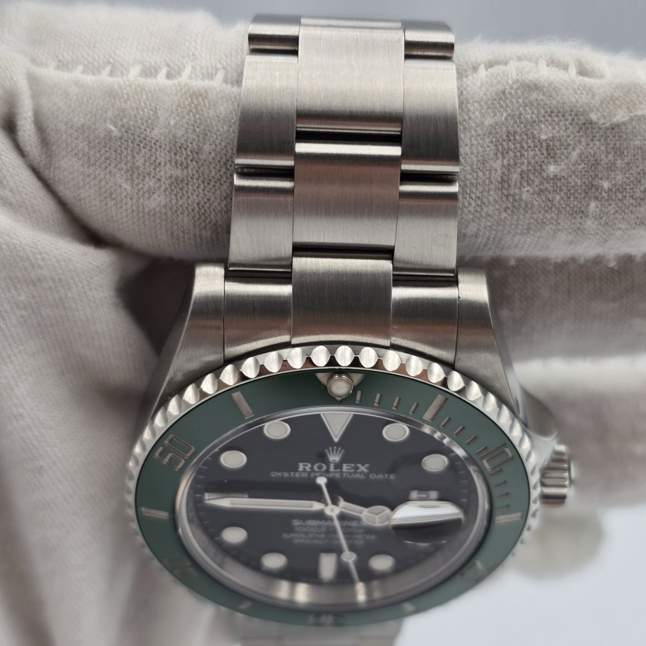 PAPERS 2023 Rolex Submariner Date Starbucks Green Bezel Black 41mm 126610LV BOX