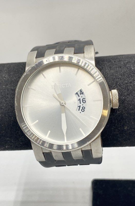 Invicta DNA Urban Men’s Watch 10407 Stainless Steel 44mm Quartz Box & Manual