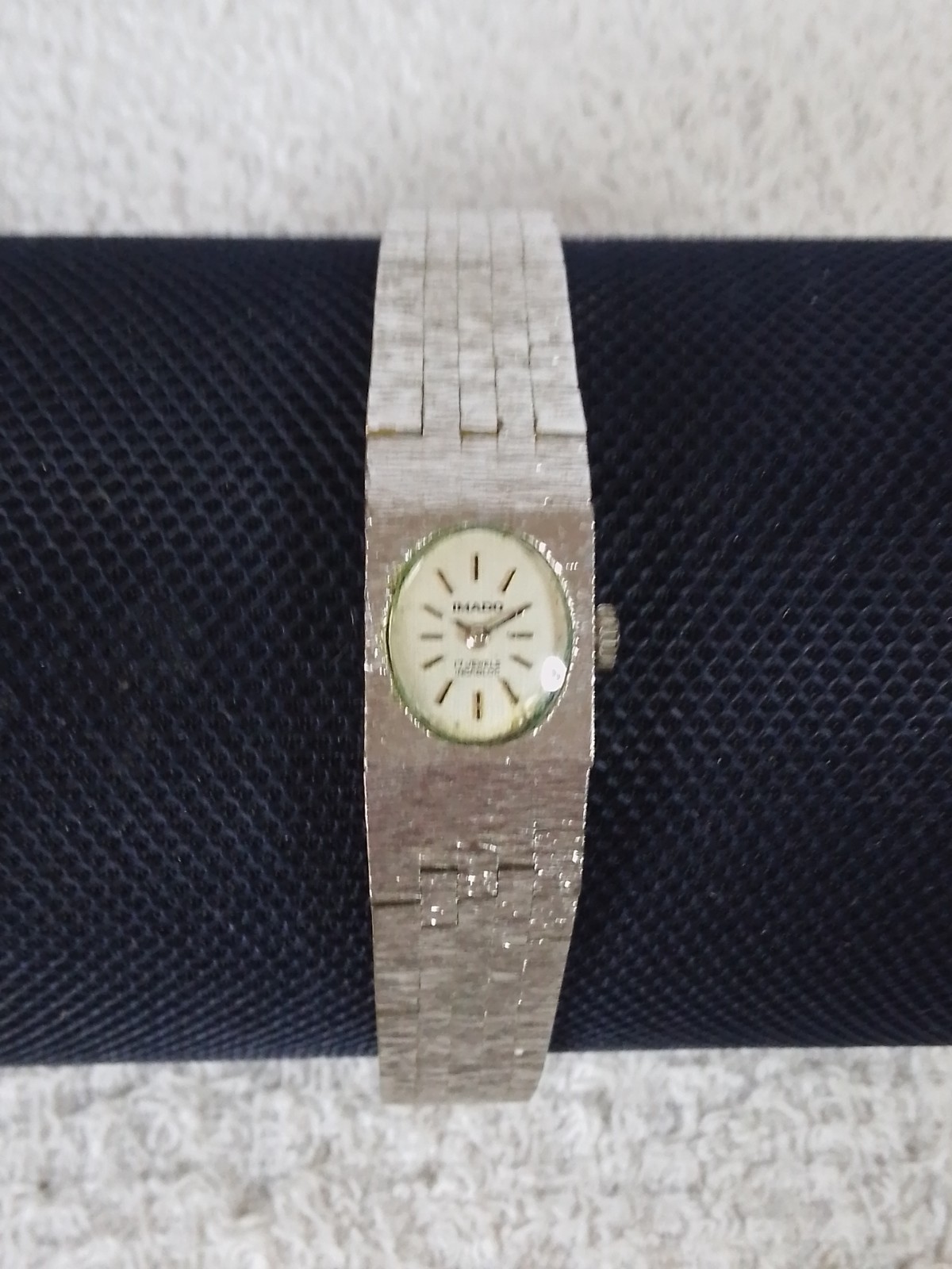 Vintage Imado Ladies Watch 17 Jewels Incabloc Silver Tone Bracelet Untested