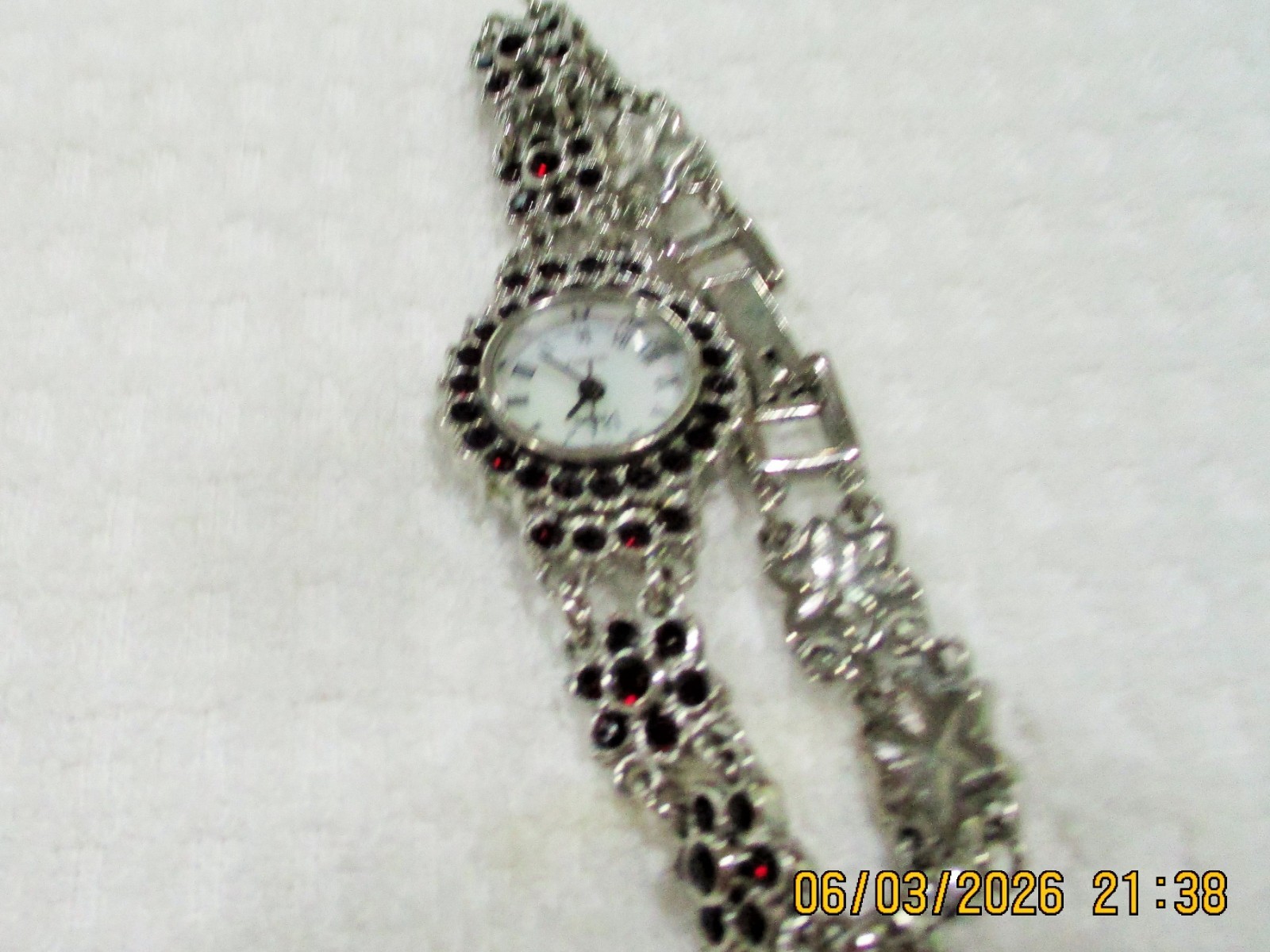 100+ GENUINE GARNETS!!! VINTAGE FLORAL PATTERN BRACELET WATCH; VIVANI, LOVELY !