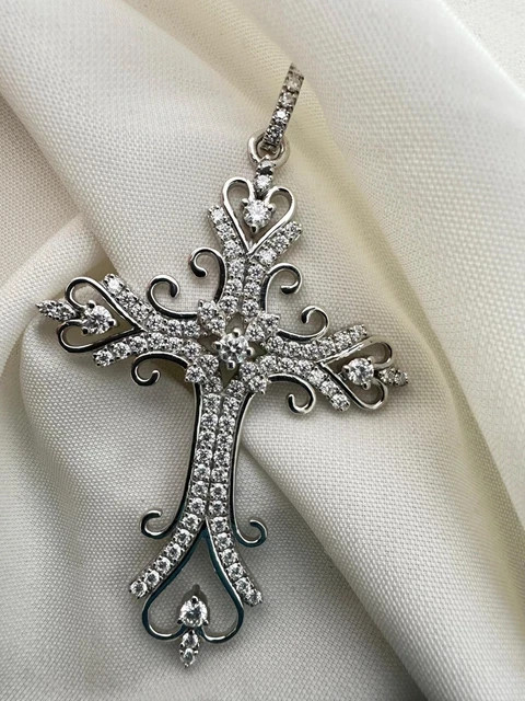 2CT Round Moissanite Cross Women’s Pendant in 925 Sterling Silver with 18″ chain