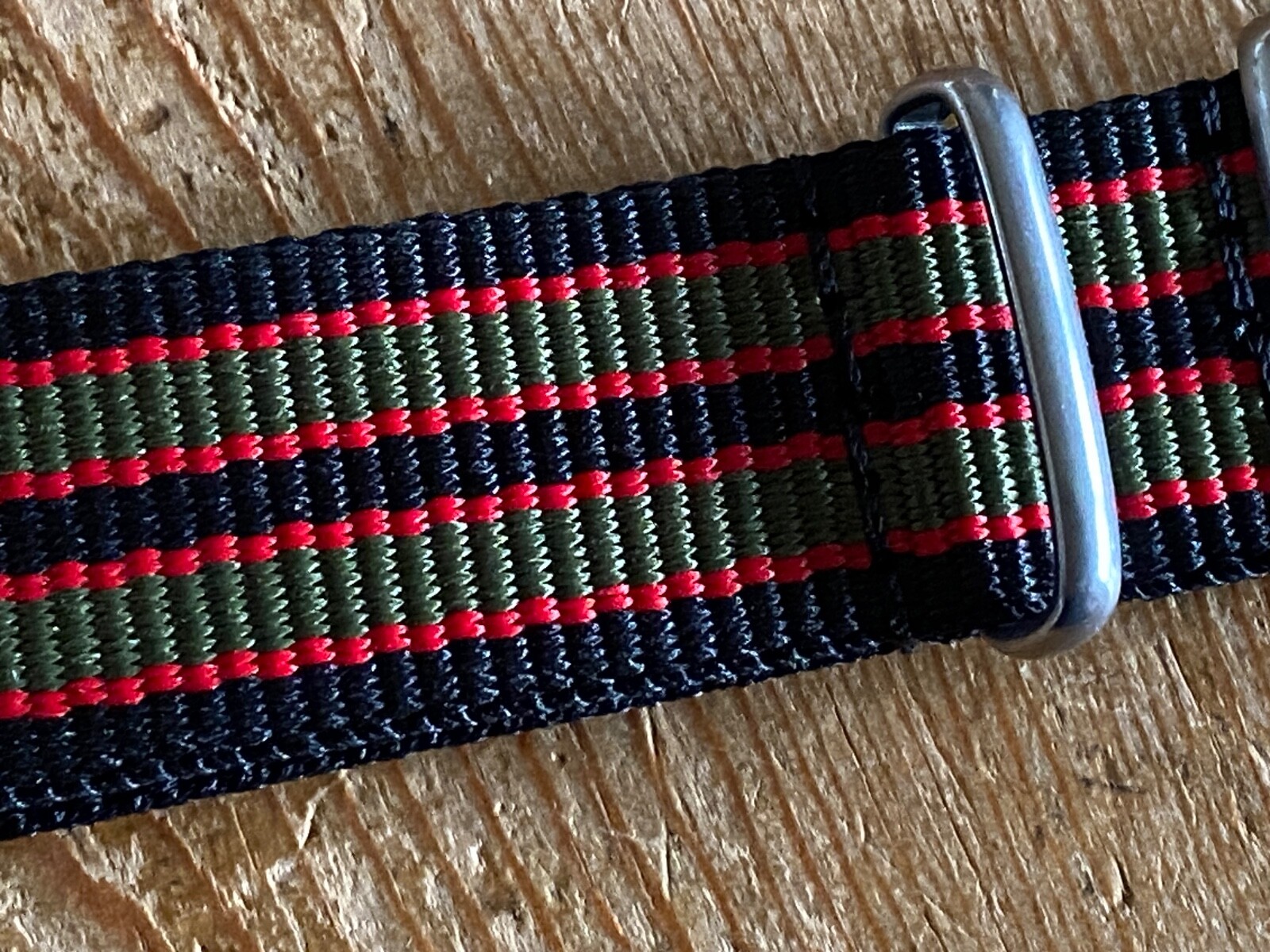 Nato Watch Strap Type – 20 mm Width – 25.5 cm Length – Black, Green And Red