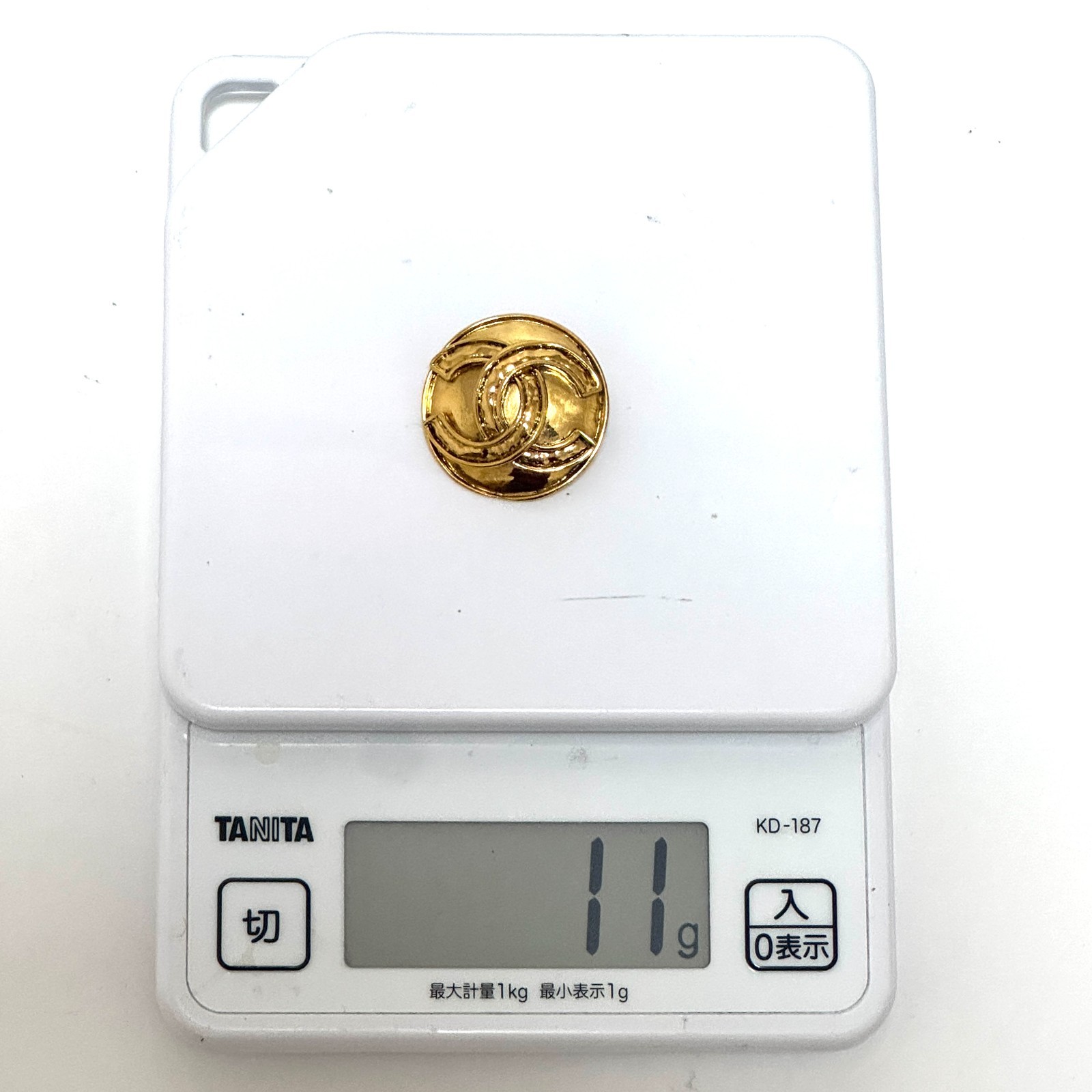CHANEL 94P CC Logo COCO Mark Round Brooch Gold Accessory Authentic Japan