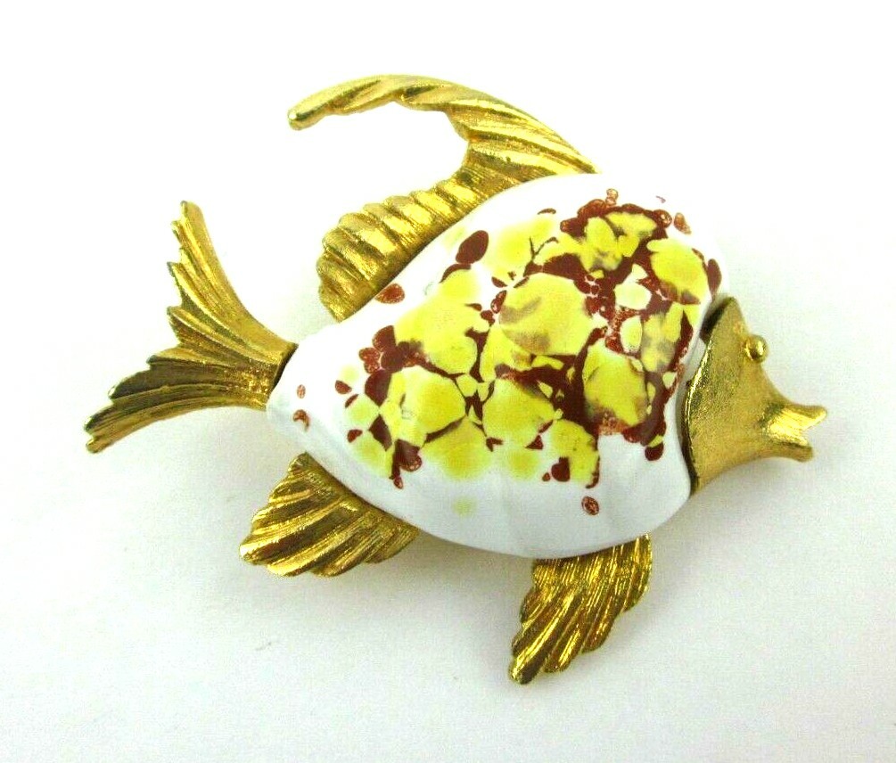 Goldfish Fish Shaped Gold Tone Metal Pin Ceramic Body Yellow White 2″ x 1 3/4″