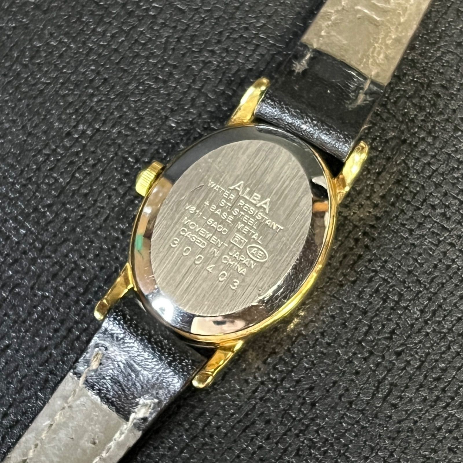 Working SEIKO ALBA Quartz Oval Wristwatch Working Confirmed Gold V811 5A00