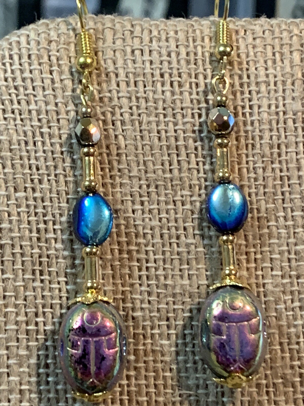 NEW ITEM*VTG.CZECH JET/ROSE GOLD AURORA IRIDESCENT CRYSTAL EGYPT SCARAB EARRINGS