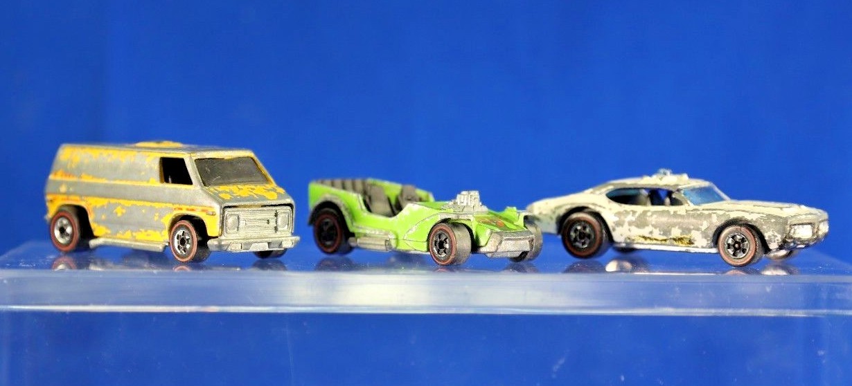 LOT OF 3 HOT WHEELS REDLINE ICE T 69 YELLOW VAN 74 LAW ENFORCEMENT 69