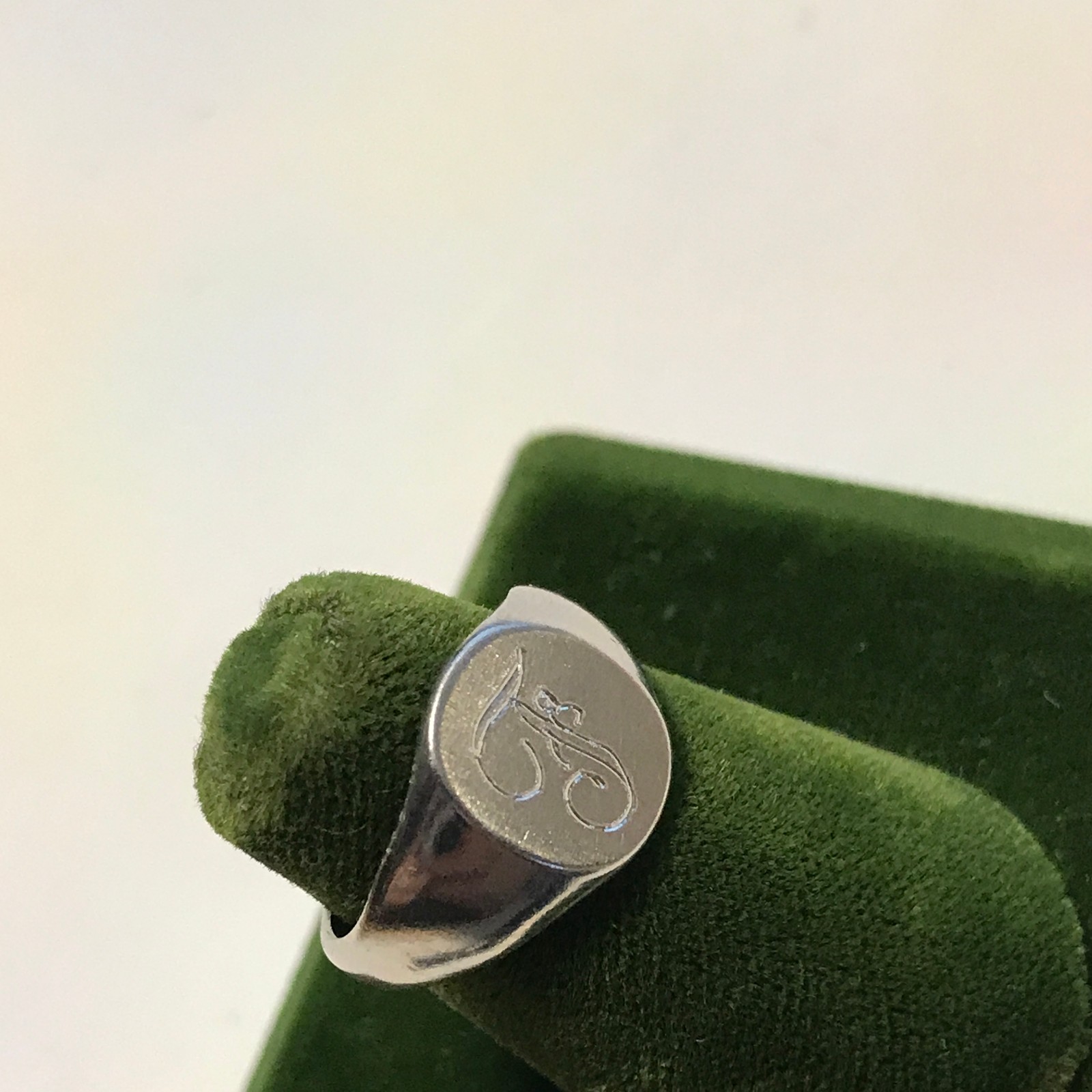 Vintage 10KT Gold Filled Stamped & Engraved Monogram “F” Ring Size 5 VARGAS