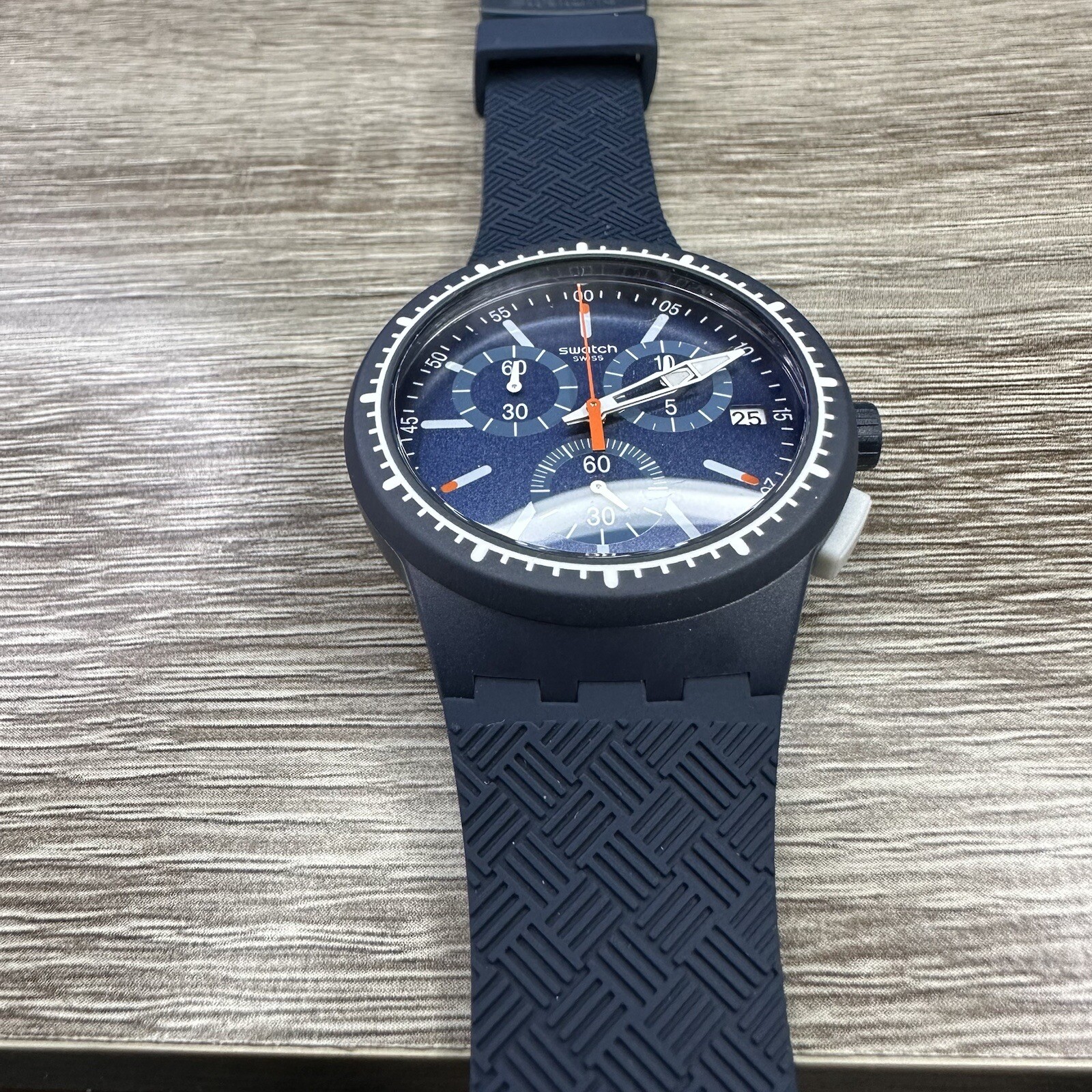 NEW✅ Swatch GARA IN BLU Navy Blue Men’s Chronograph 42mm Silicone Watch MSUSN410