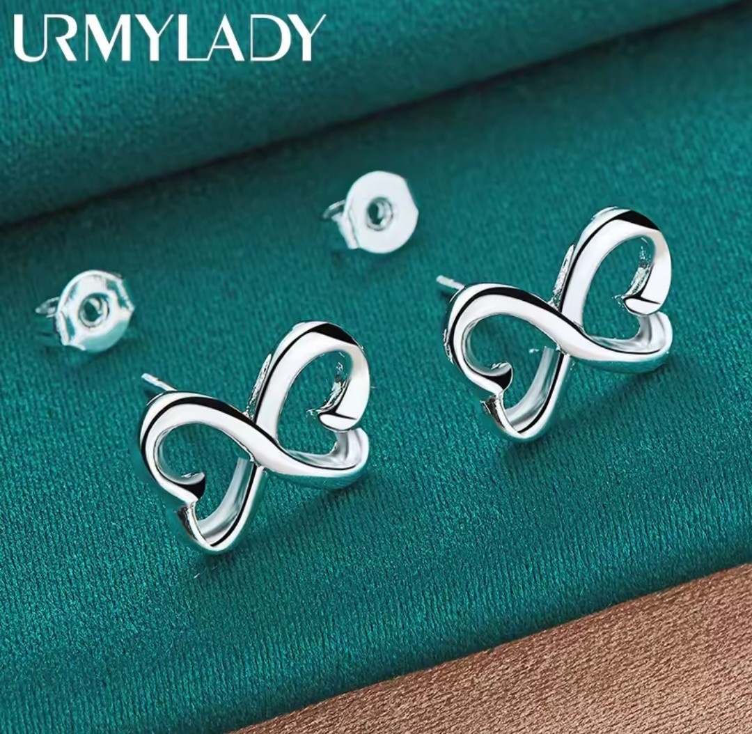 set de plata 925 The ring is a size 7.