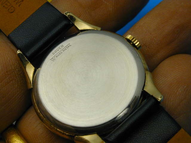 VINTAGE GRUEN PAN AM ORIGINAL DIAL FANTASTIC AT 37.4 X 32.07 MM RUNNING