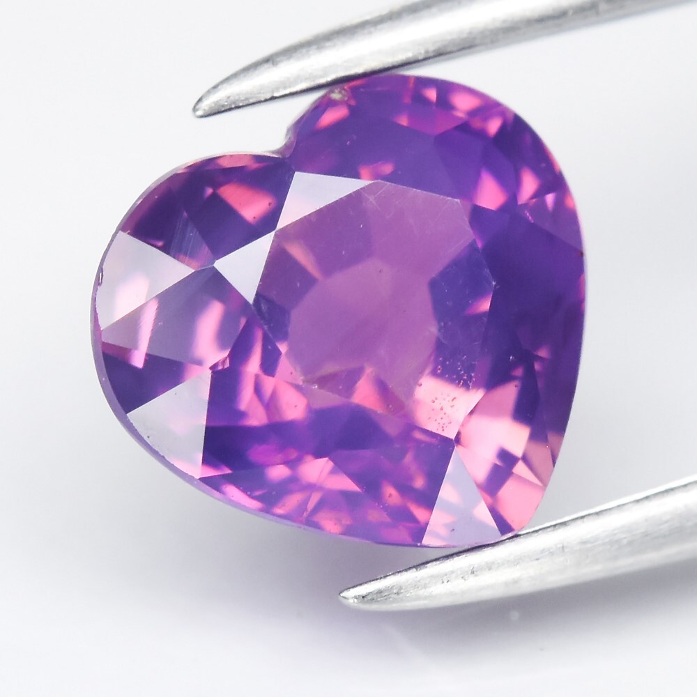 💎 1.27ct VS Heart Natural Pinkish Purple Sapphire – Unheated, Mozambique Gem