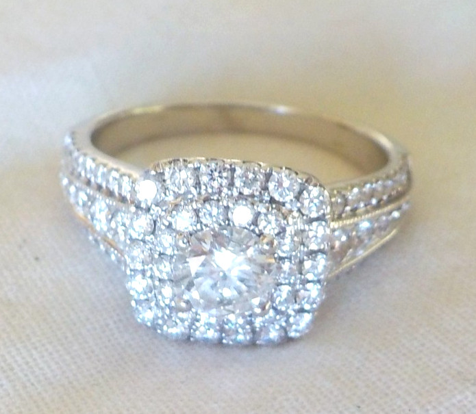 Dazzling 14K White Gold 0.55c Solitaire Diamond Halo Ring -5.84 gm, Sz 8, 1.29ct