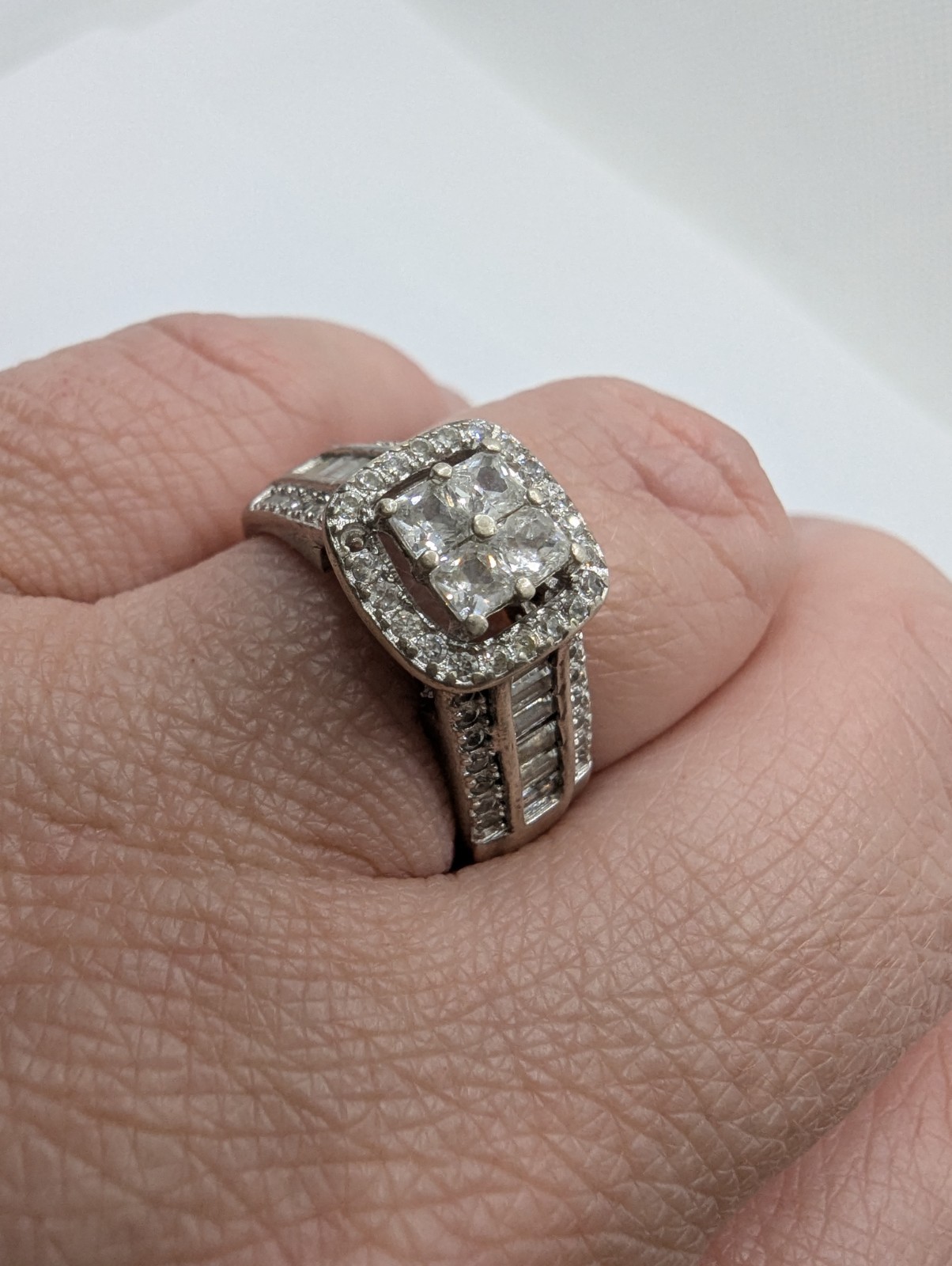 Fuzion Creations Sterling Silver 925 Lab Grown White Sapphire Ring Size 6.75