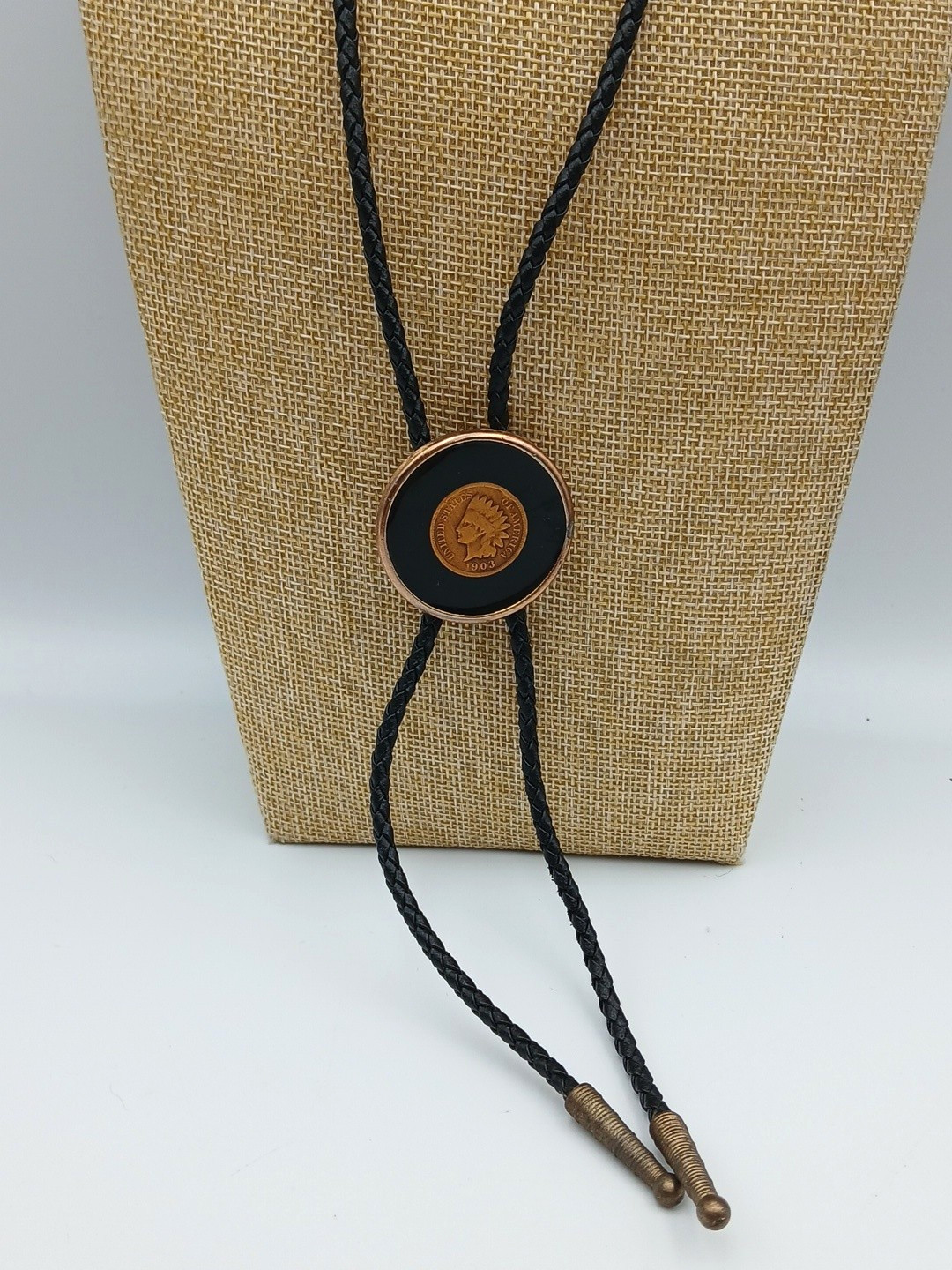 Vtg 1903 Indian Head Penny Coin Bolo Tie Gold Tone Metal Enamel Leather Cord