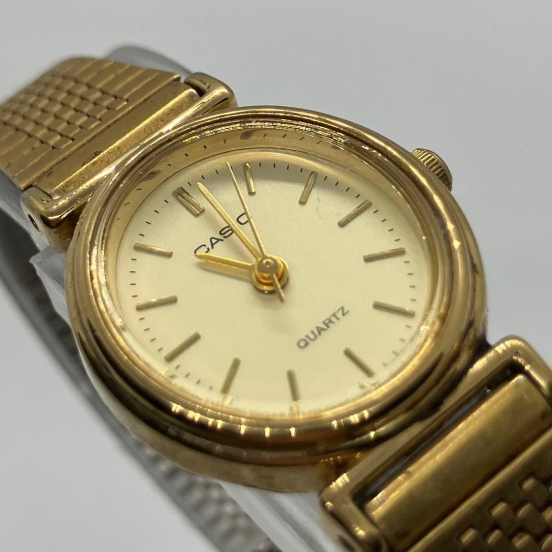 Excellent condition, fully functional CASIO QUARTZ women’s watch, gold.