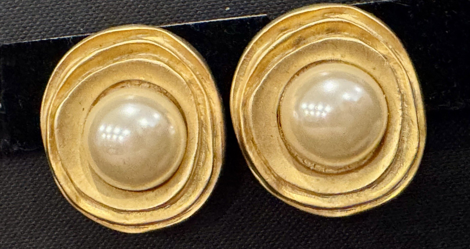 Vintage Gold Faux Pearl Earrings Delizza & Elster D&E Huge Statement Ripple Oval