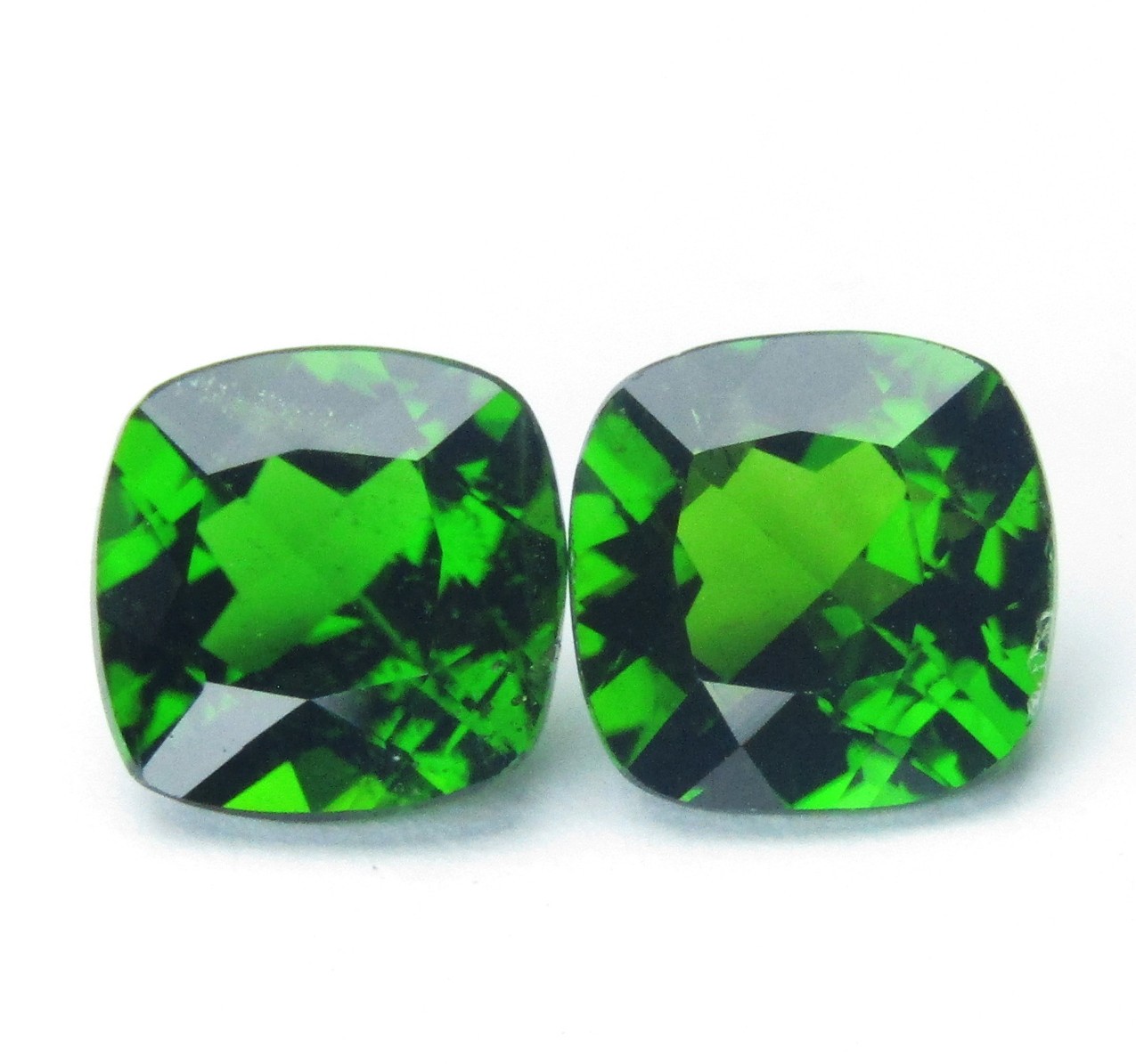 3.19Cts Elegants Green Natural Chrome Diopside 7mm Cushion Shape Pair Gems