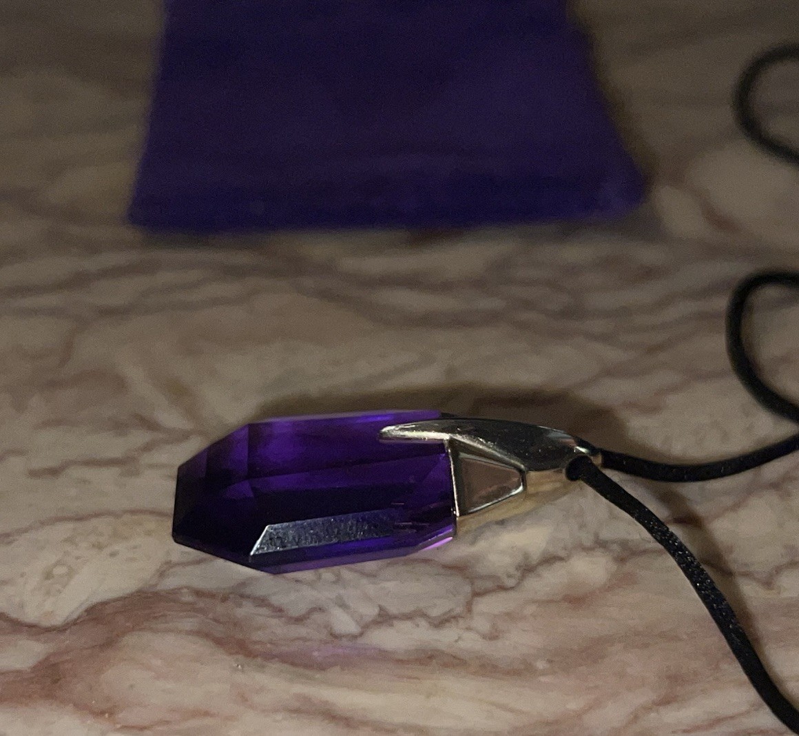 Rare Thierry Mugler Alien Perfume GWP Purple Talisman Pendant Necklace Crystal