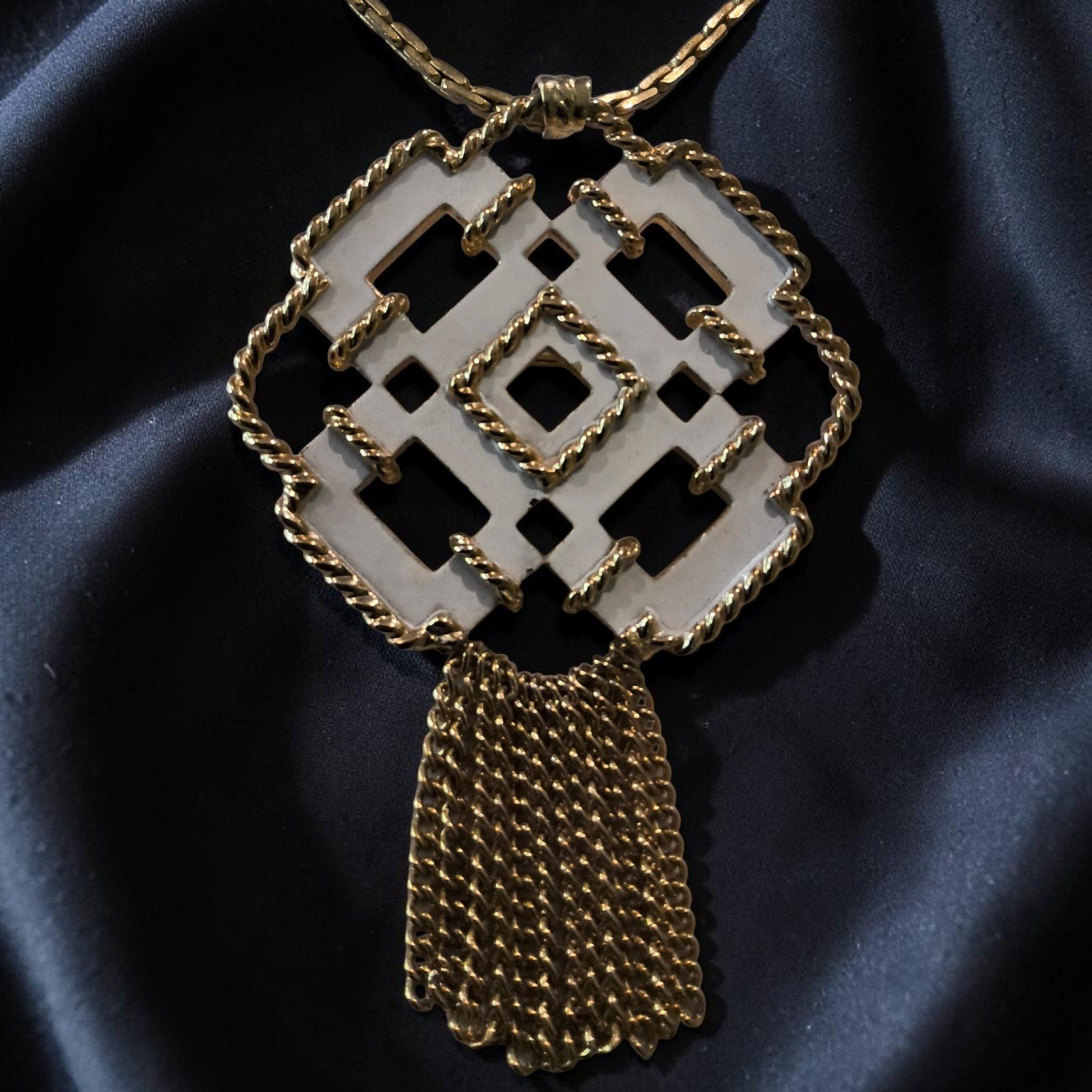 Vintage Avon White Enamel Gold Tone Tassel Necklace Brooch Convertible Pendant