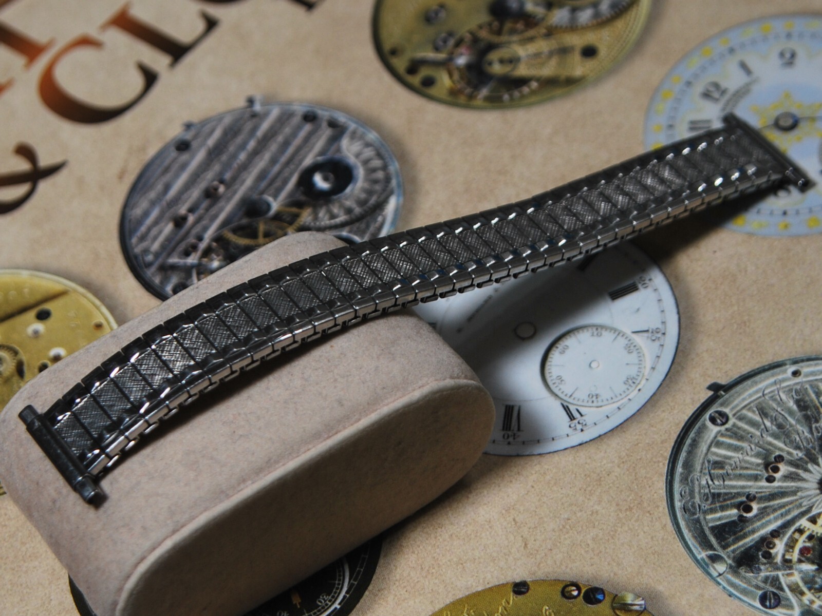 Nice 16MM to 22MM Stainless Steel Men’s Expansion Watch Band –CHA020223